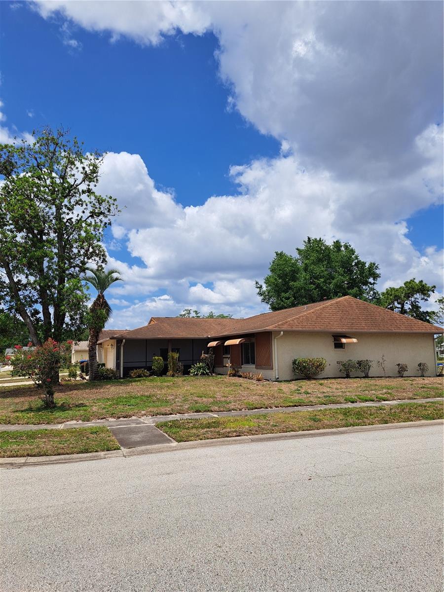 5005 LINDSAY COURT