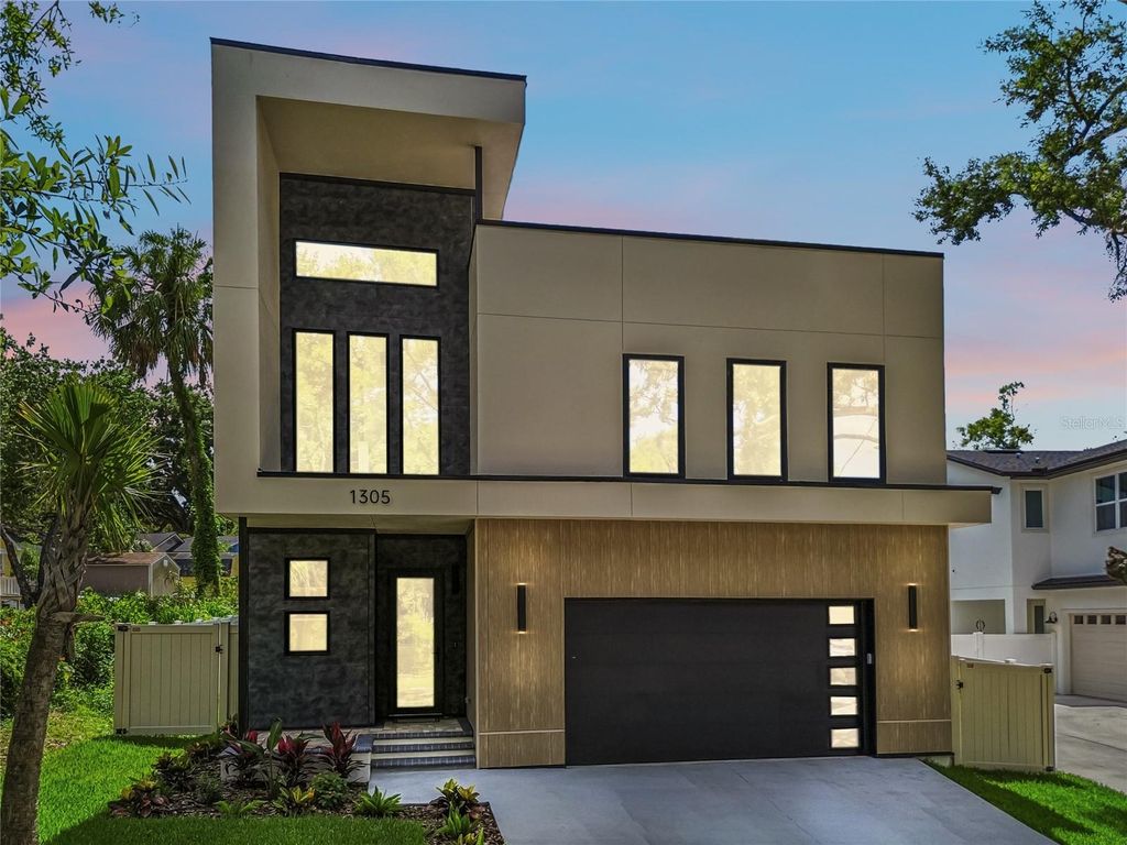 Photo of 1305 Hilton Place, Tampa, FL 33604 (MLS # TB8476383)