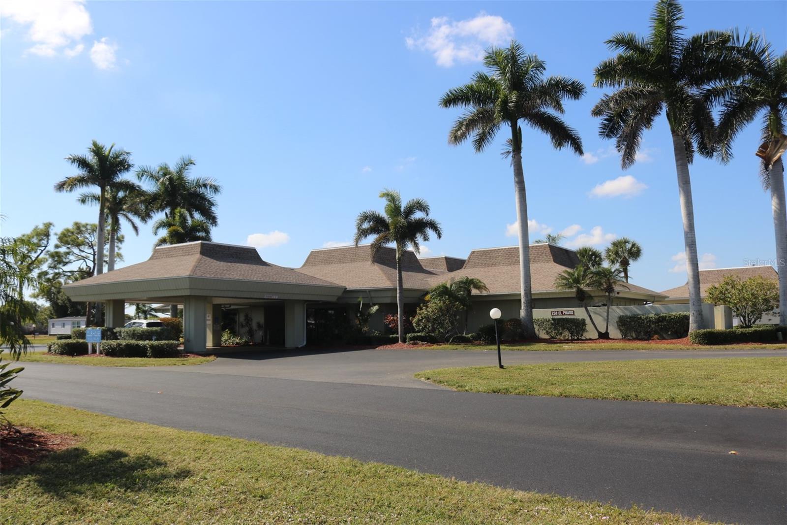 LA CASA MHP CO-OP - Residential