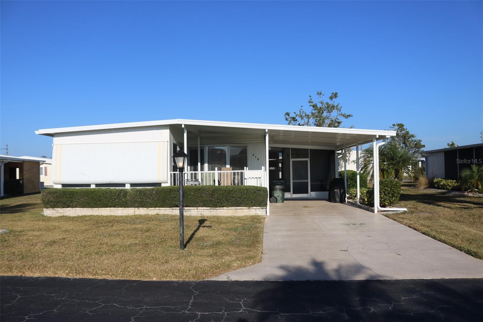 LA CASA MHP CO-OP - Residential