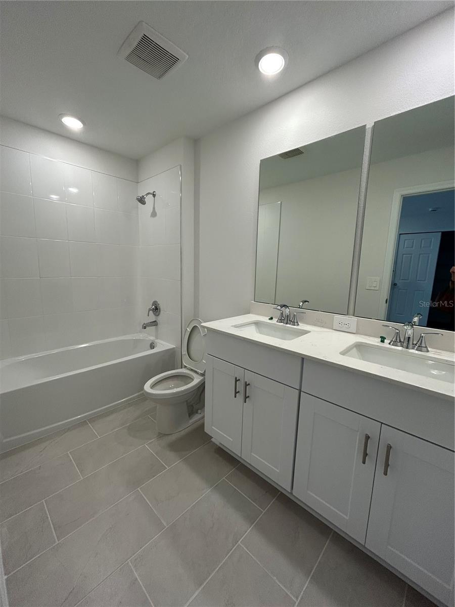 TWIN LAKES PH 7A - Residential Lease