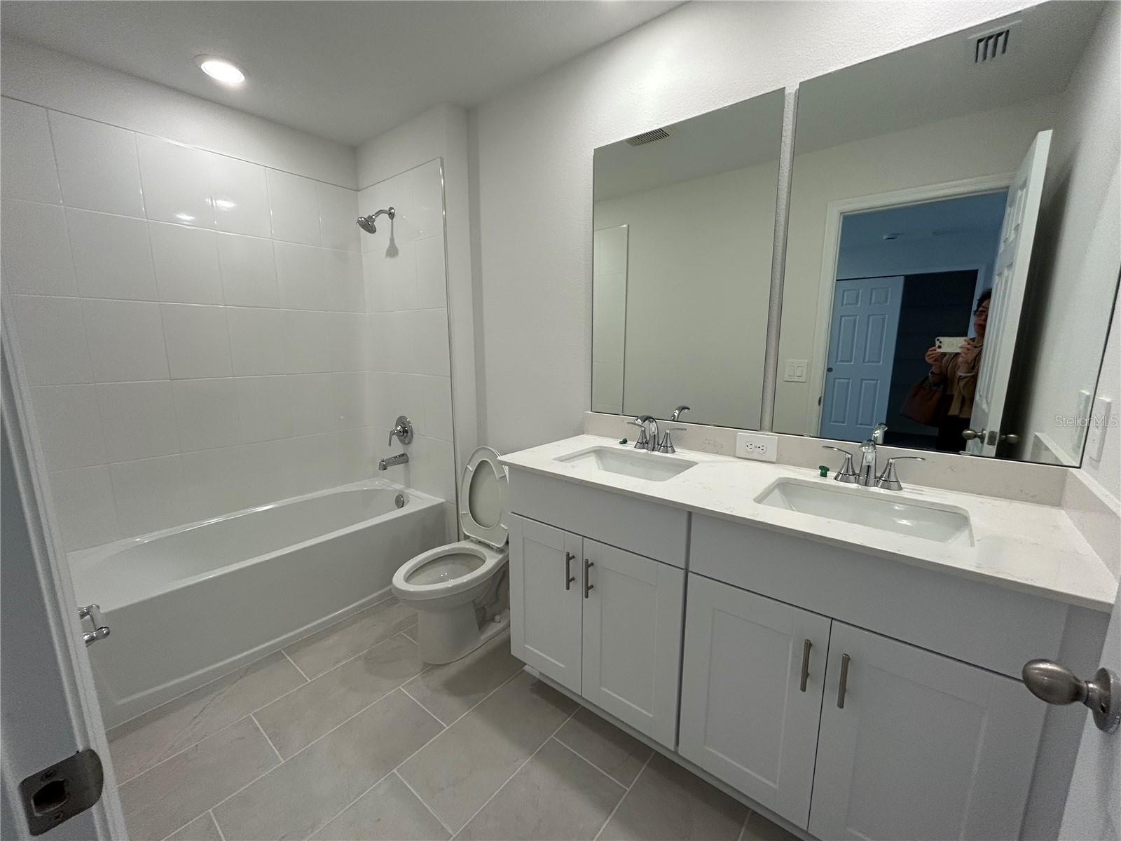 TWIN LAKES PH 7A - Residential Lease