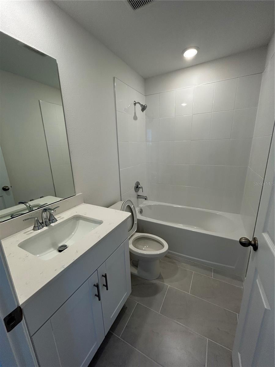 TWIN LAKES PH 7A - Residential Lease