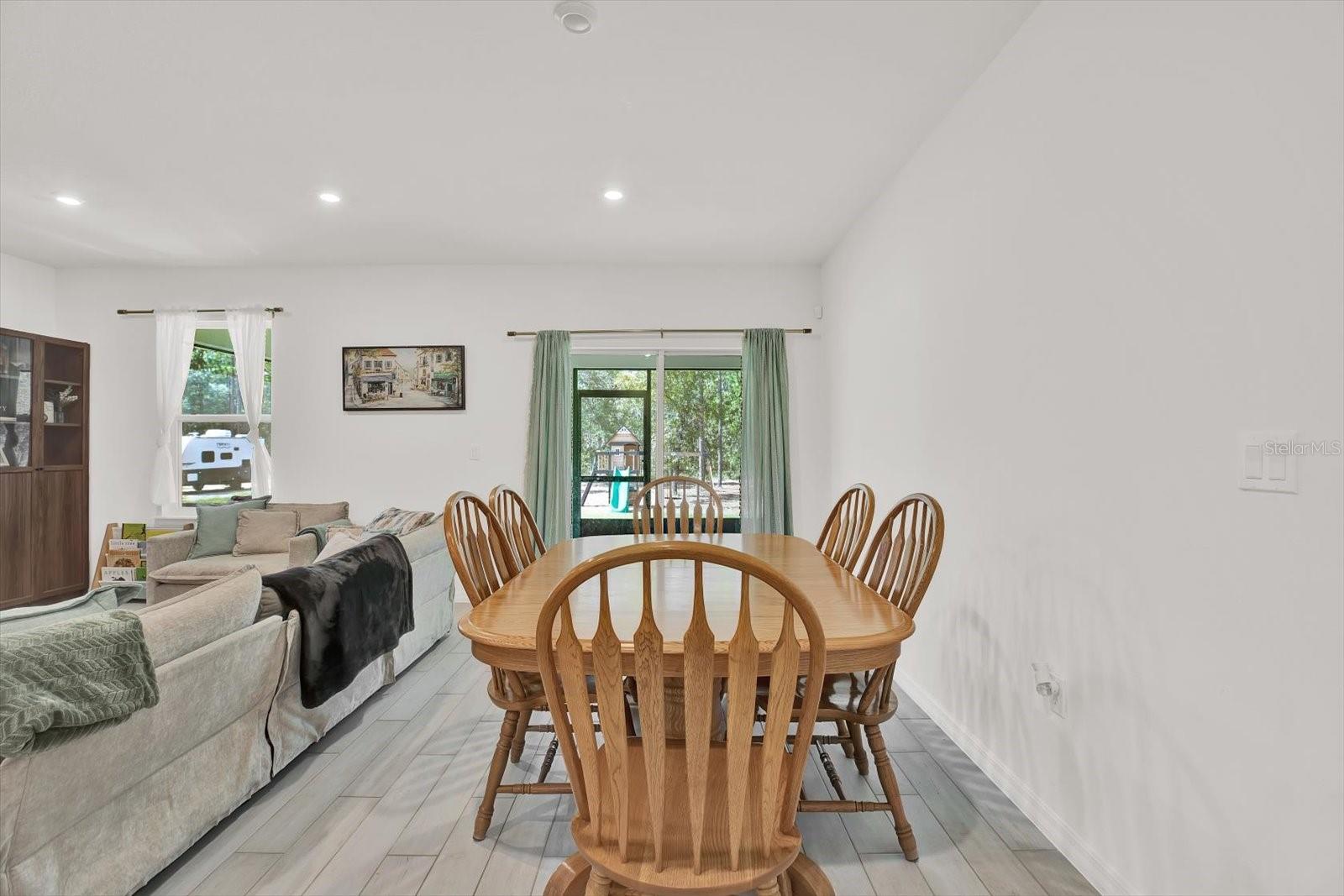 ROYAL HIGHLANDS - Residential Lease