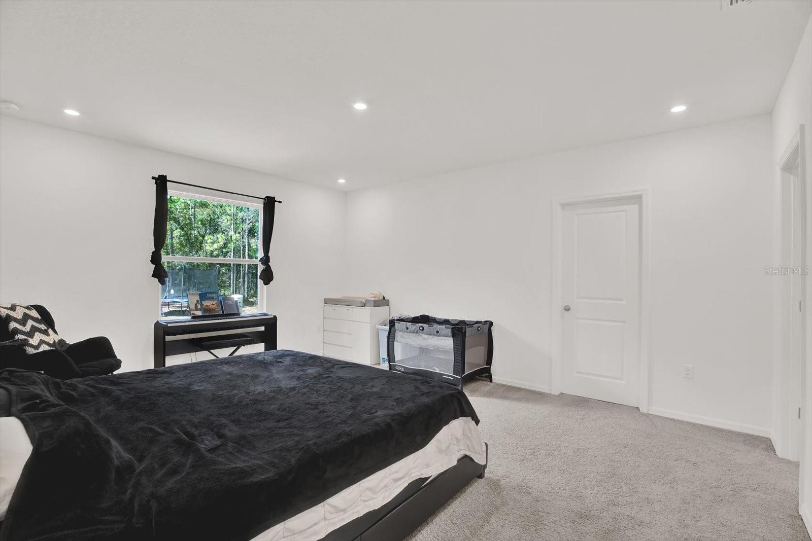 ROYAL HIGHLANDS - Residential Lease