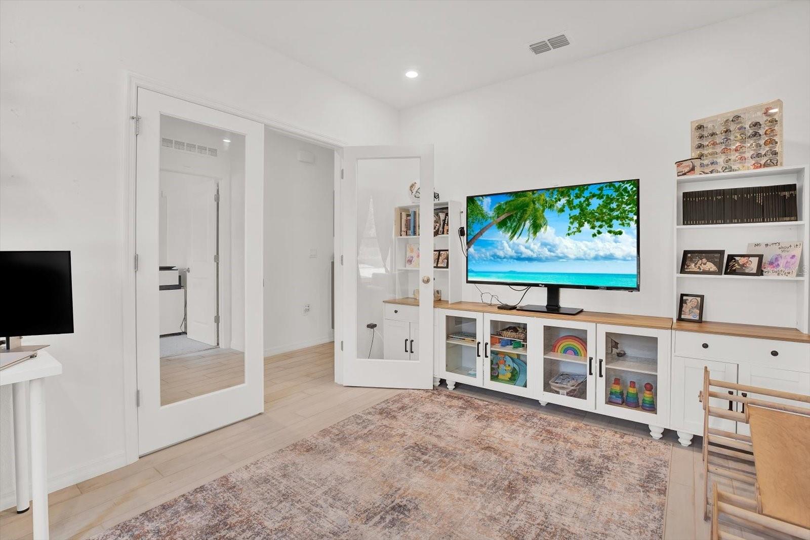 ROYAL HIGHLANDS - Residential Lease