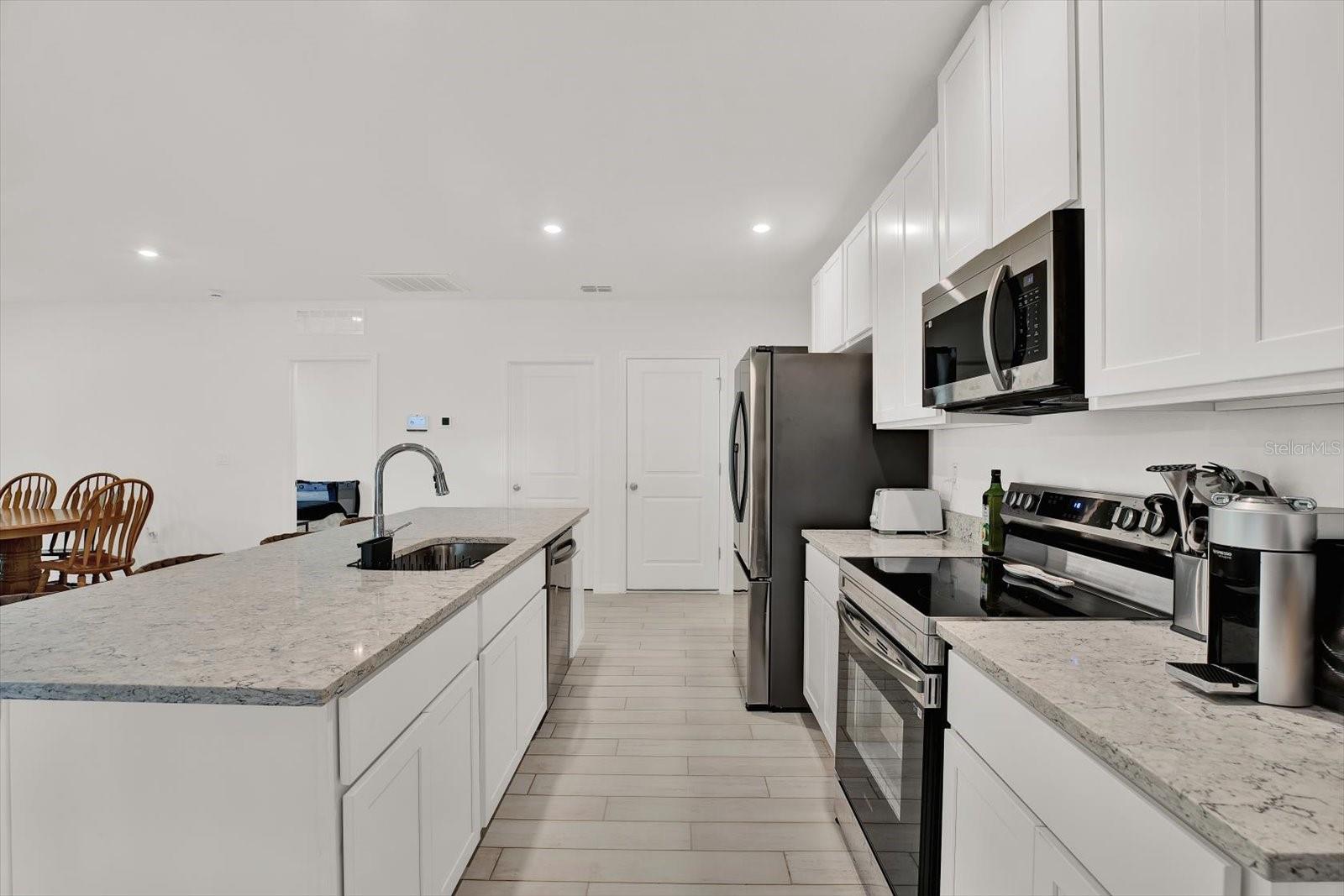 ROYAL HIGHLANDS - Residential Lease