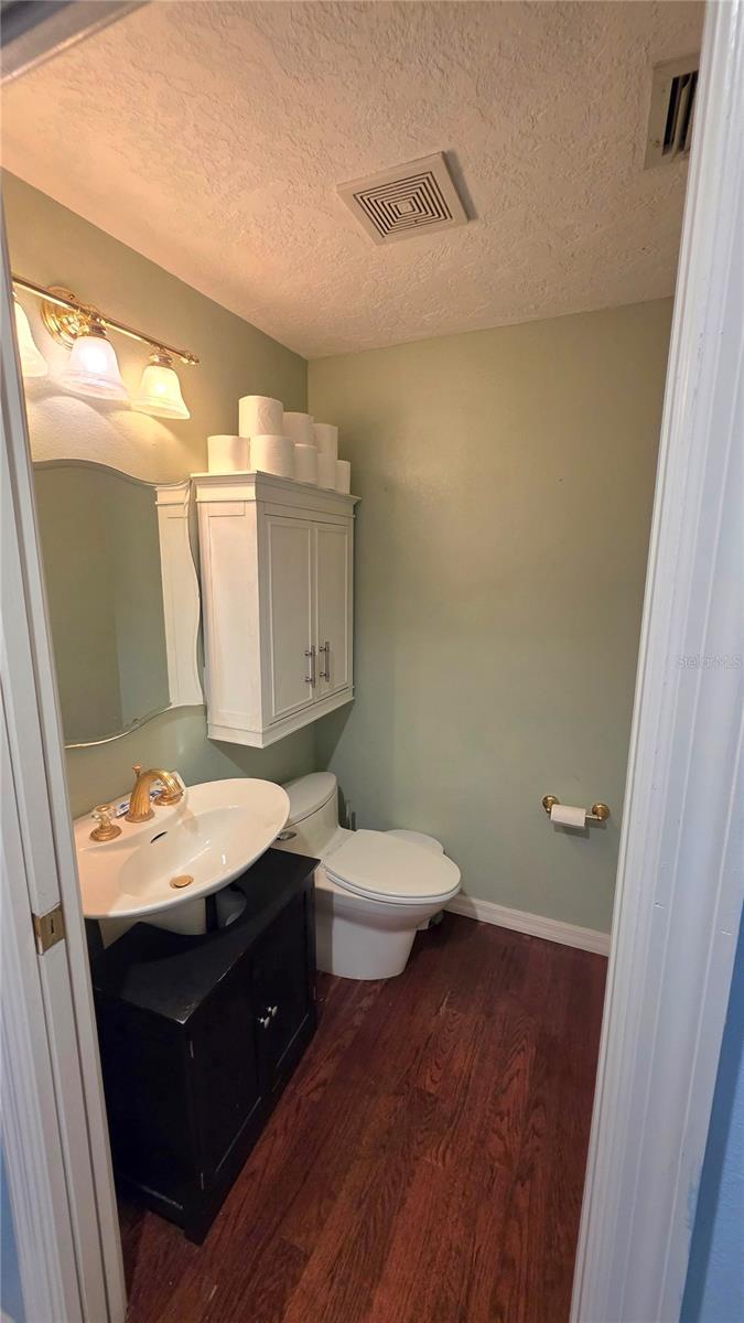 1808 ZIPPERER ROAD