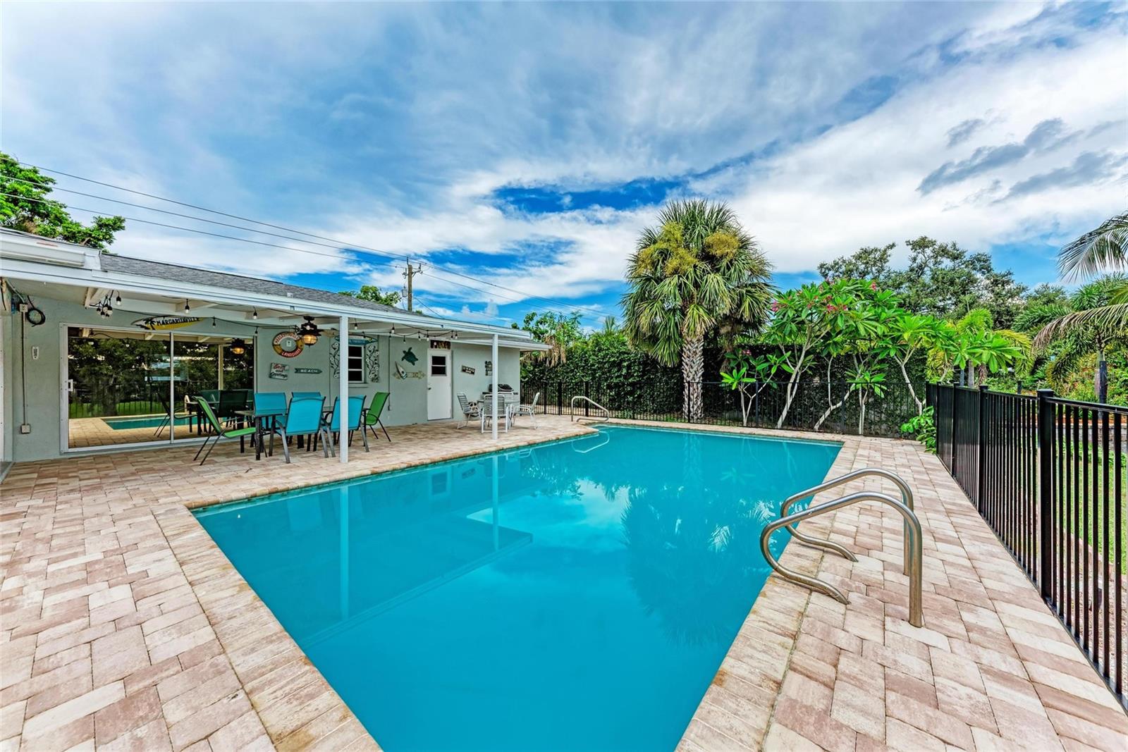 SOUTH GATE - Residential