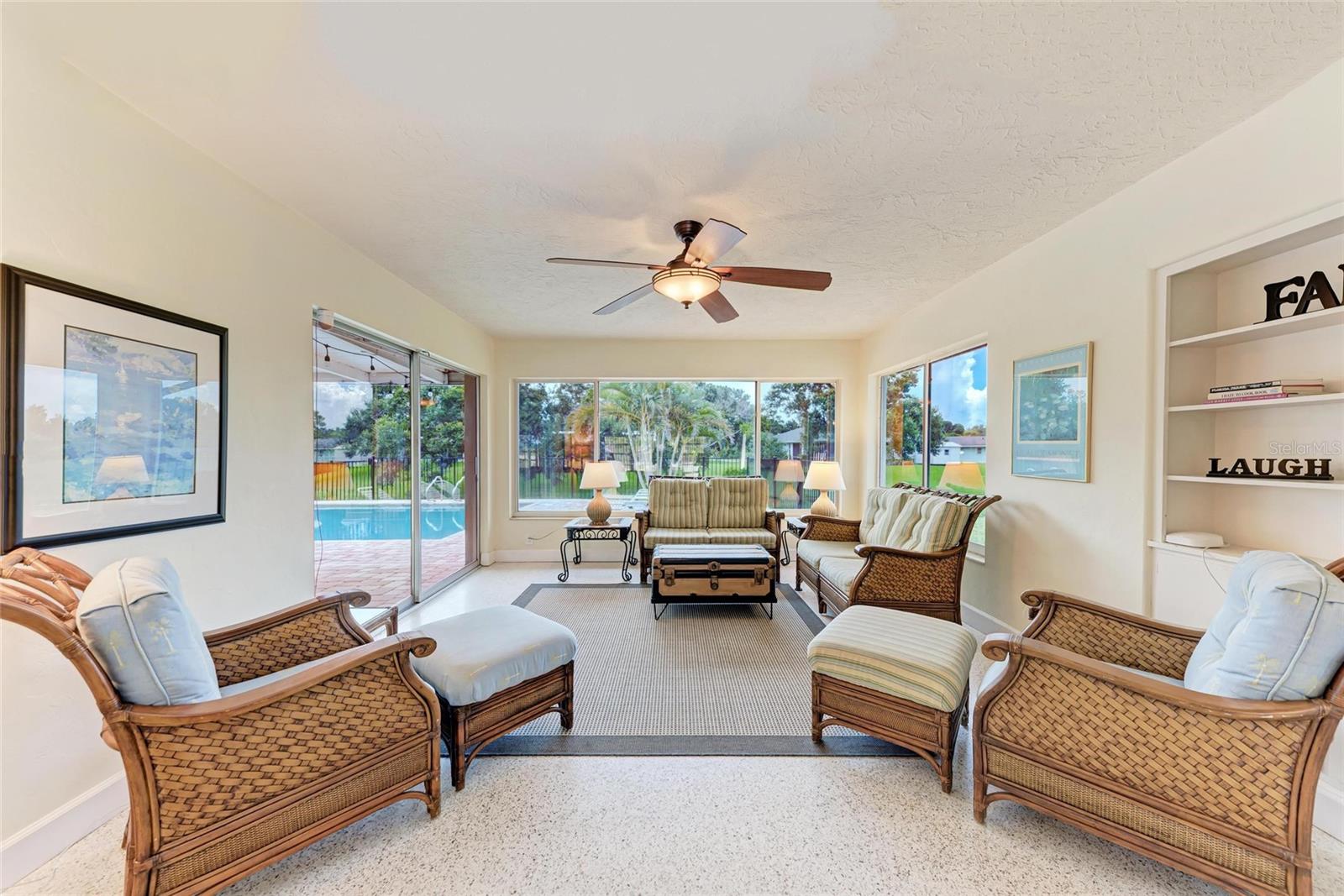 SOUTH GATE - Residential