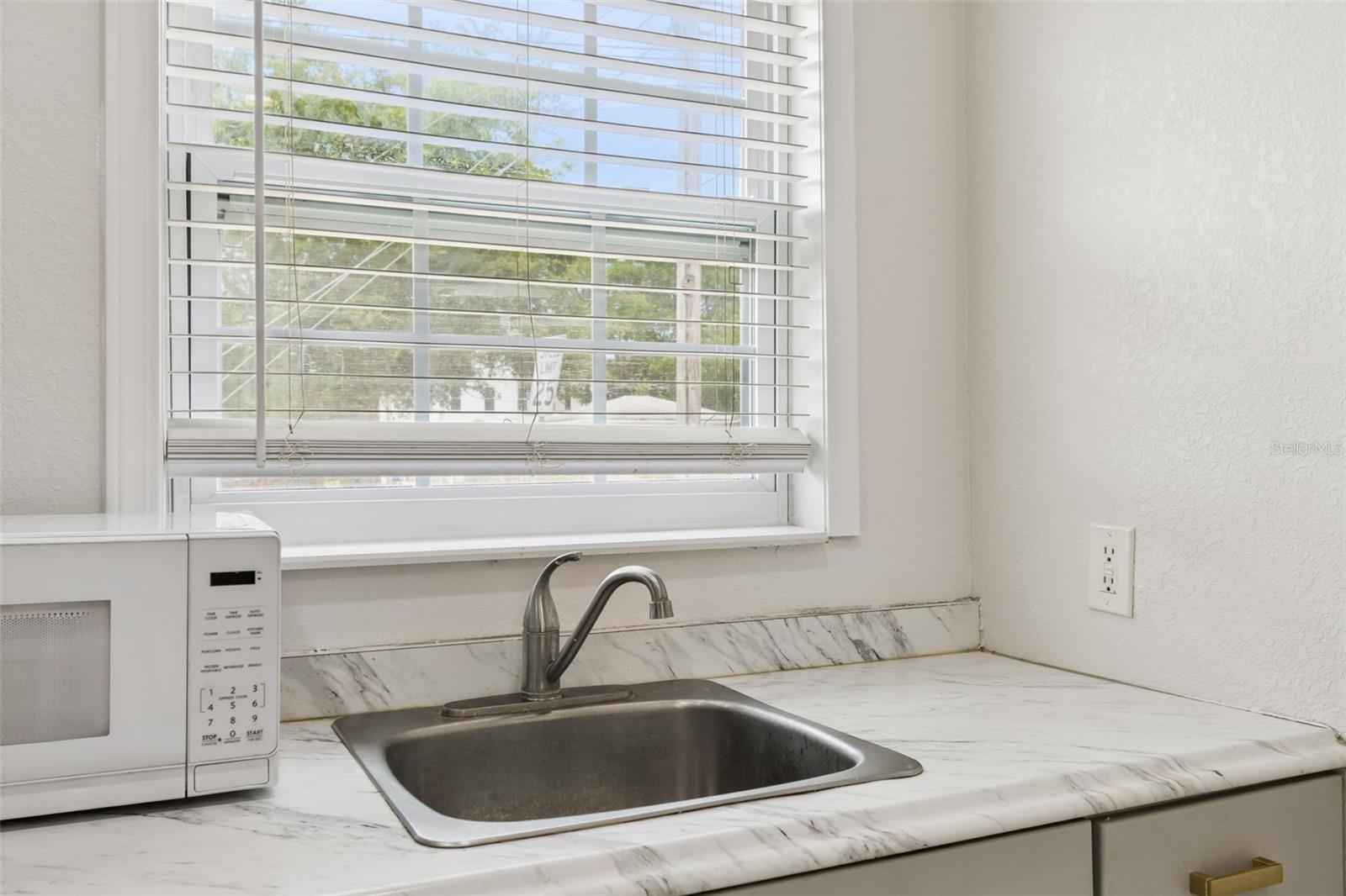 WASHINGTON HEIGHTS - Residential Income