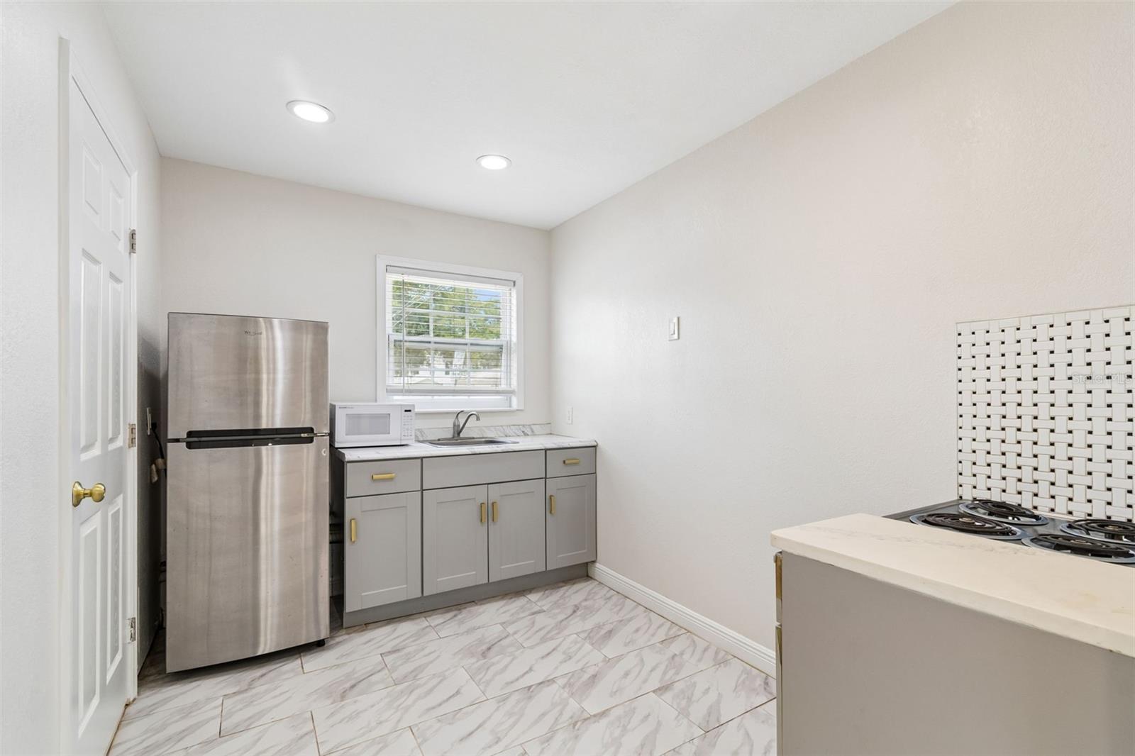 WASHINGTON HEIGHTS - Residential Income