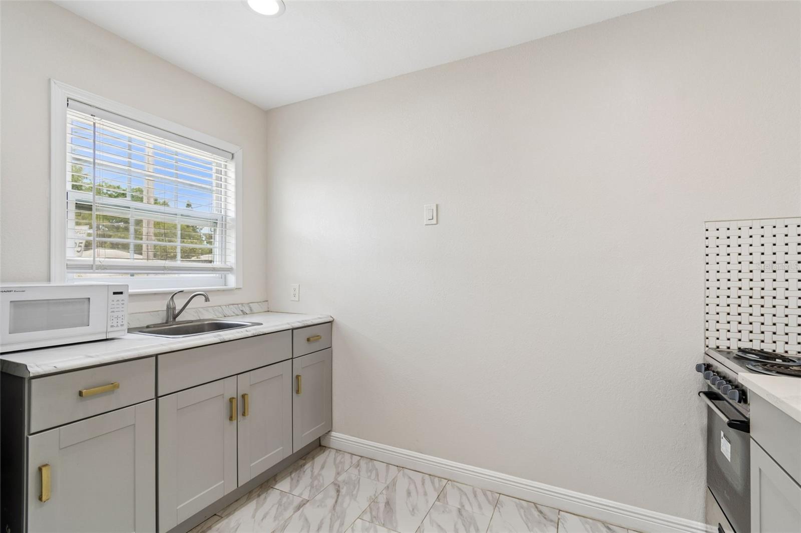 WASHINGTON HEIGHTS - Residential Income