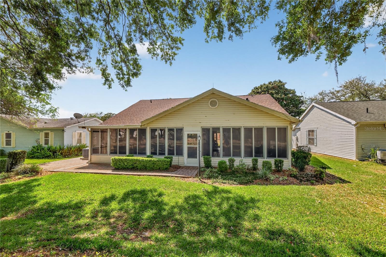 LADY LAKE ORANGE BLOSSOM GARDENS UNIT 16 - Residential