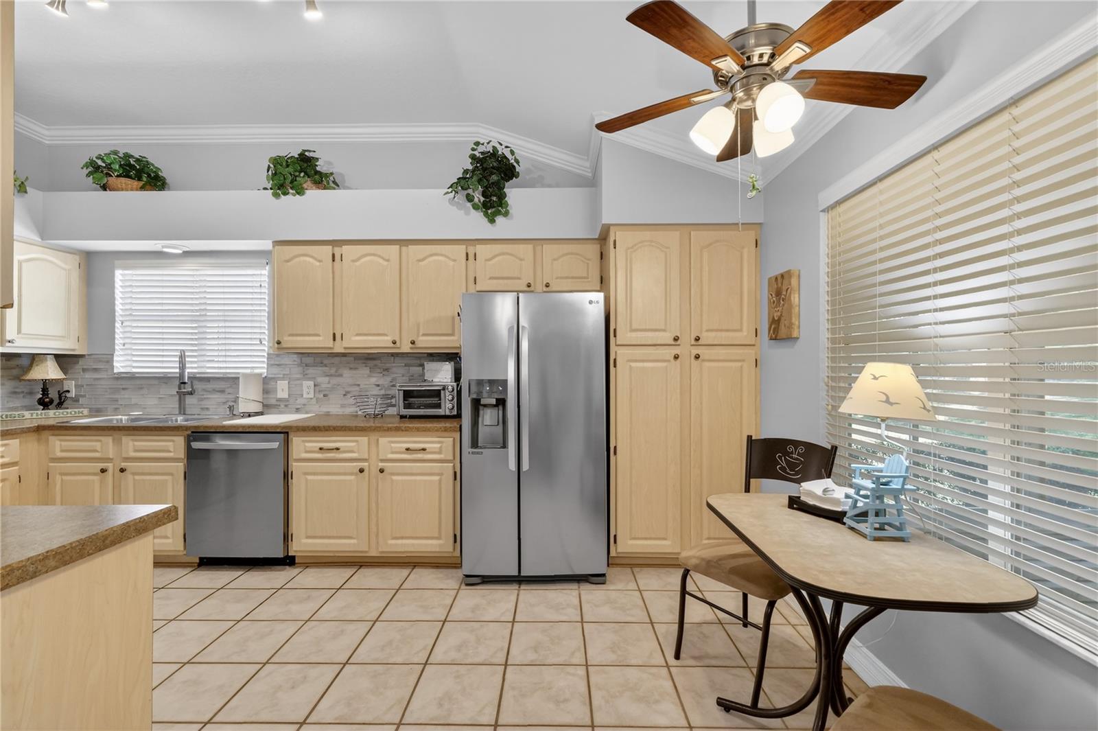 LADY LAKE ORANGE BLOSSOM GARDENS UNIT 16 - Residential