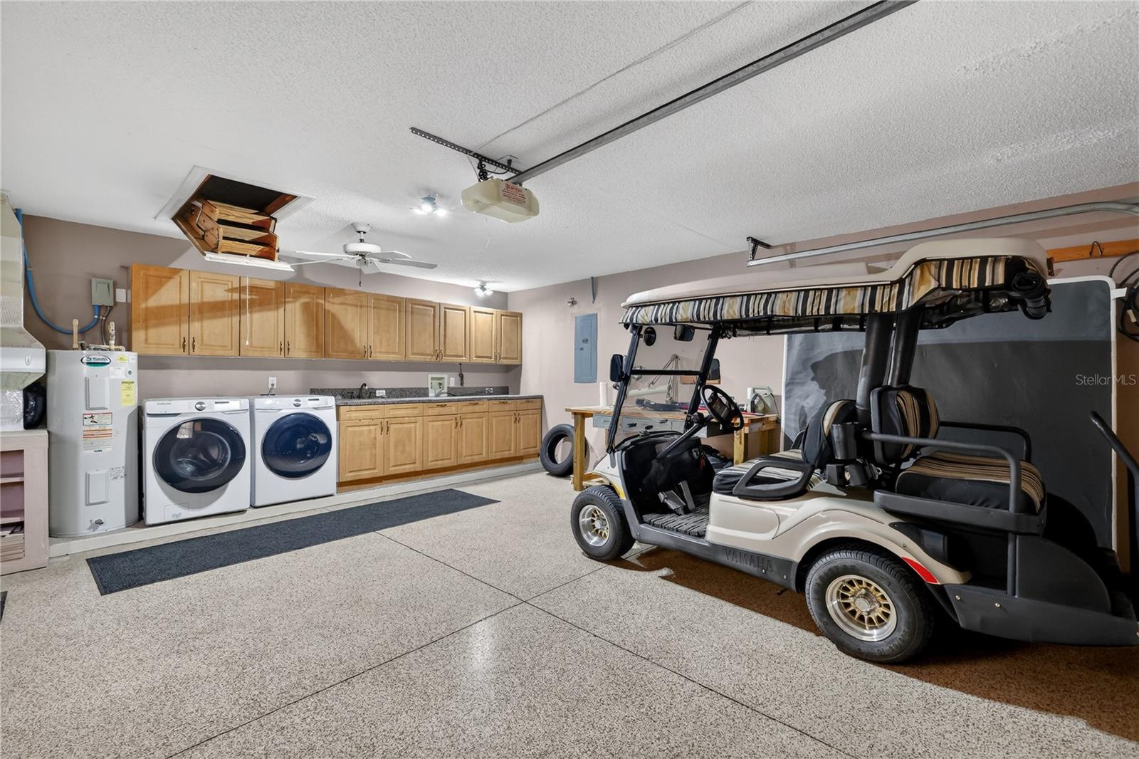 LADY LAKE ORANGE BLOSSOM GARDENS UNIT 16 - Residential