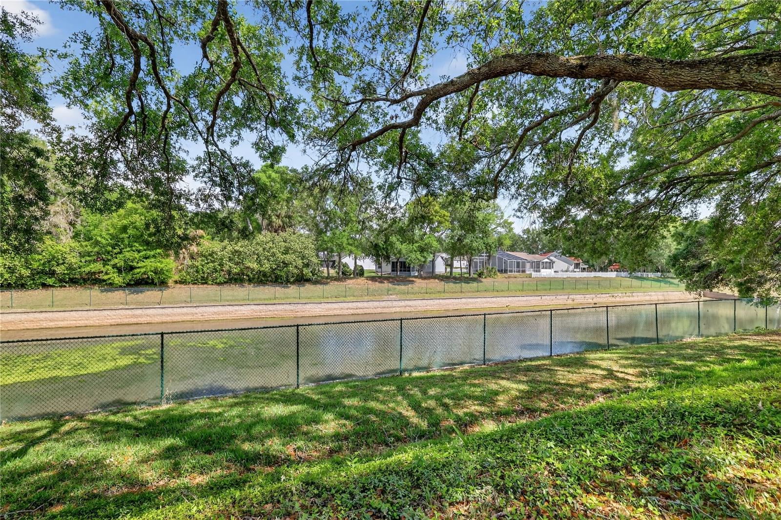LADY LAKE ORANGE BLOSSOM GARDENS UNIT 16 - Residential