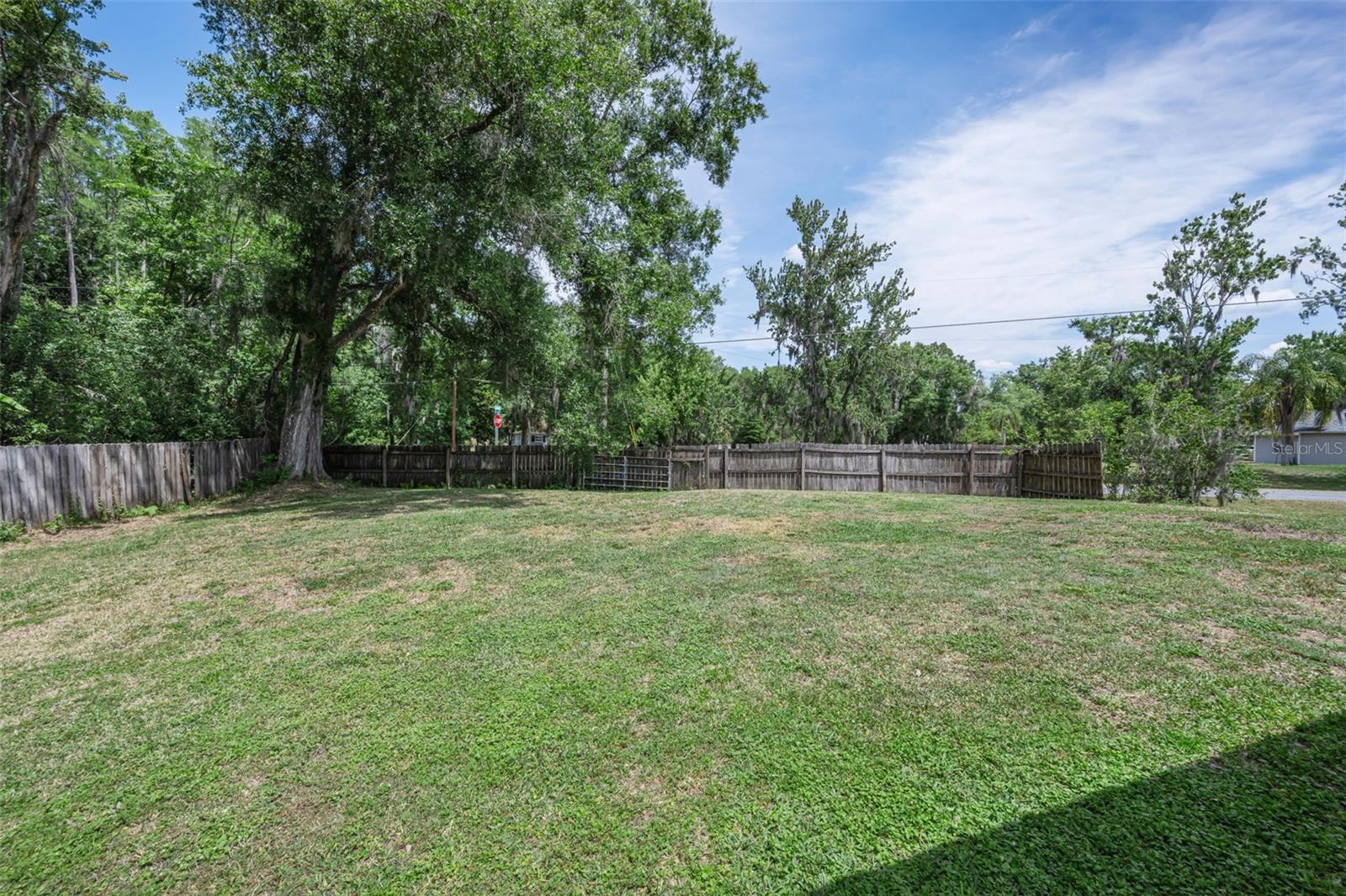 CONNERS LAKE FRONT ESTATES - Residential