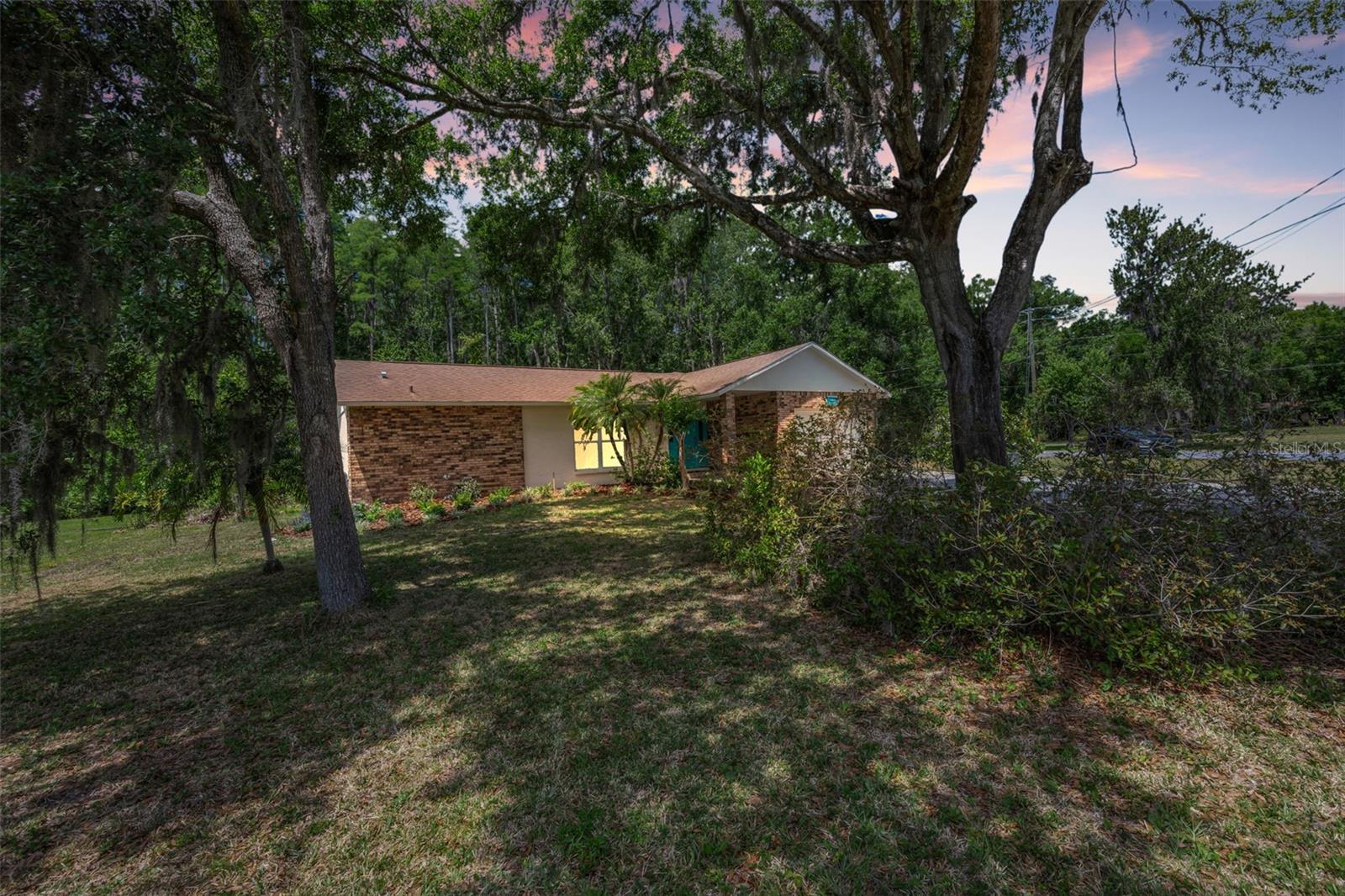 CONNERS LAKE FRONT ESTATES - Residential
