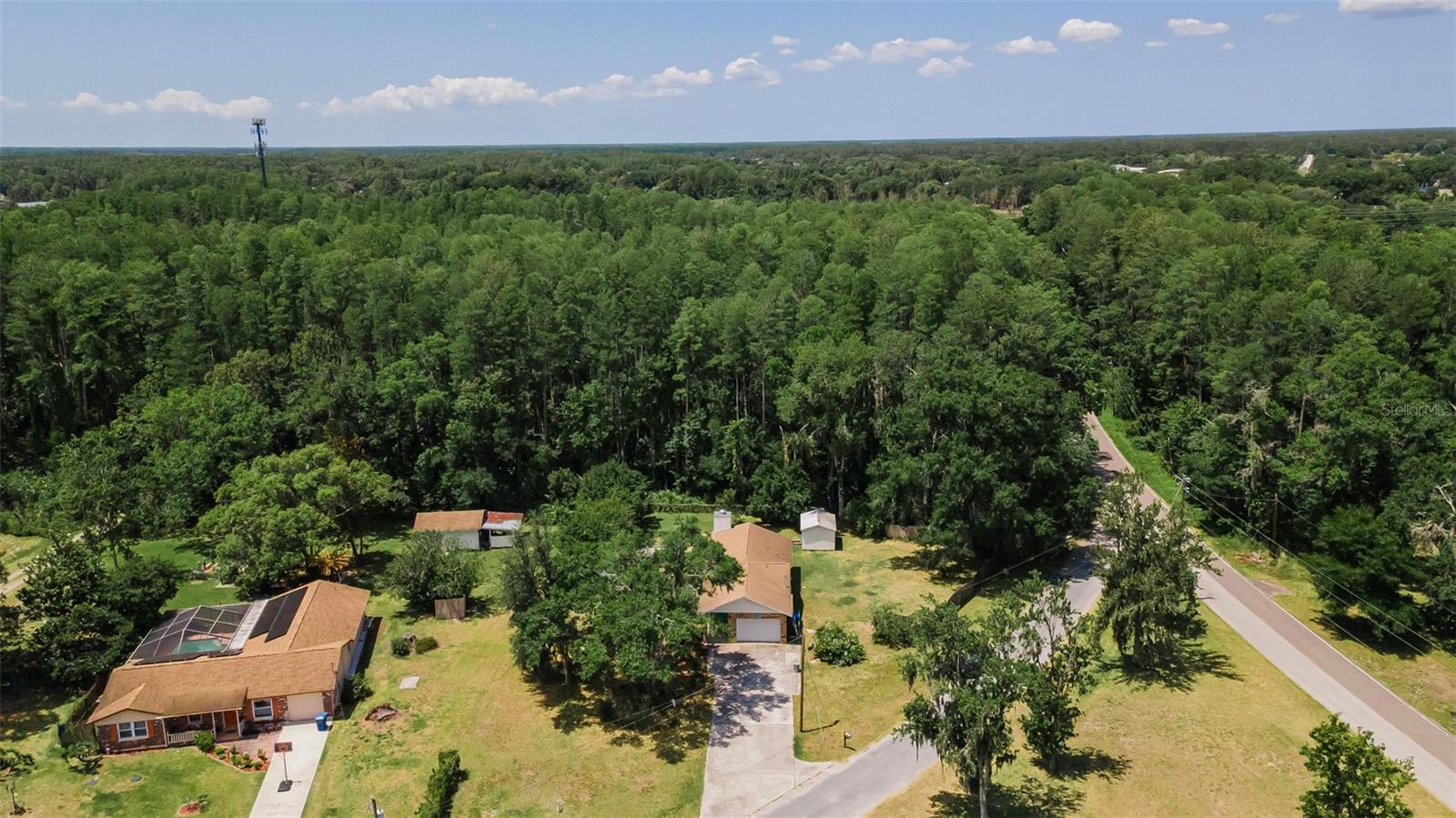 CONNERS LAKE FRONT ESTATES - Residential