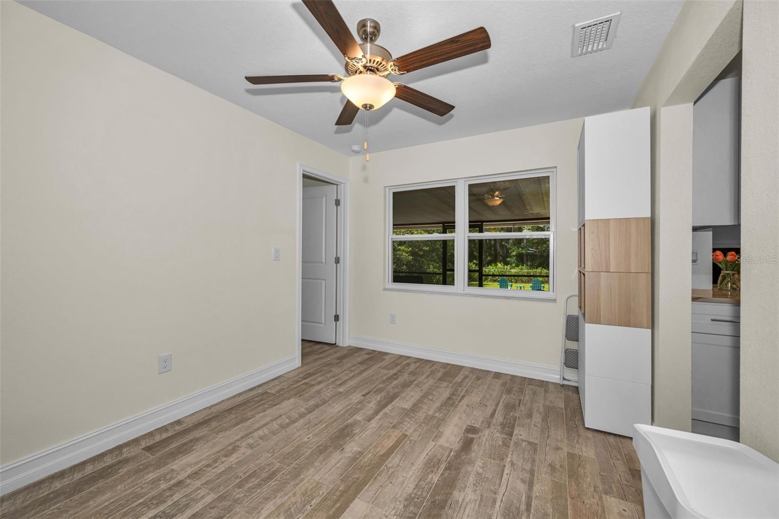 CONNERS LAKE FRONT ESTATES - Residential