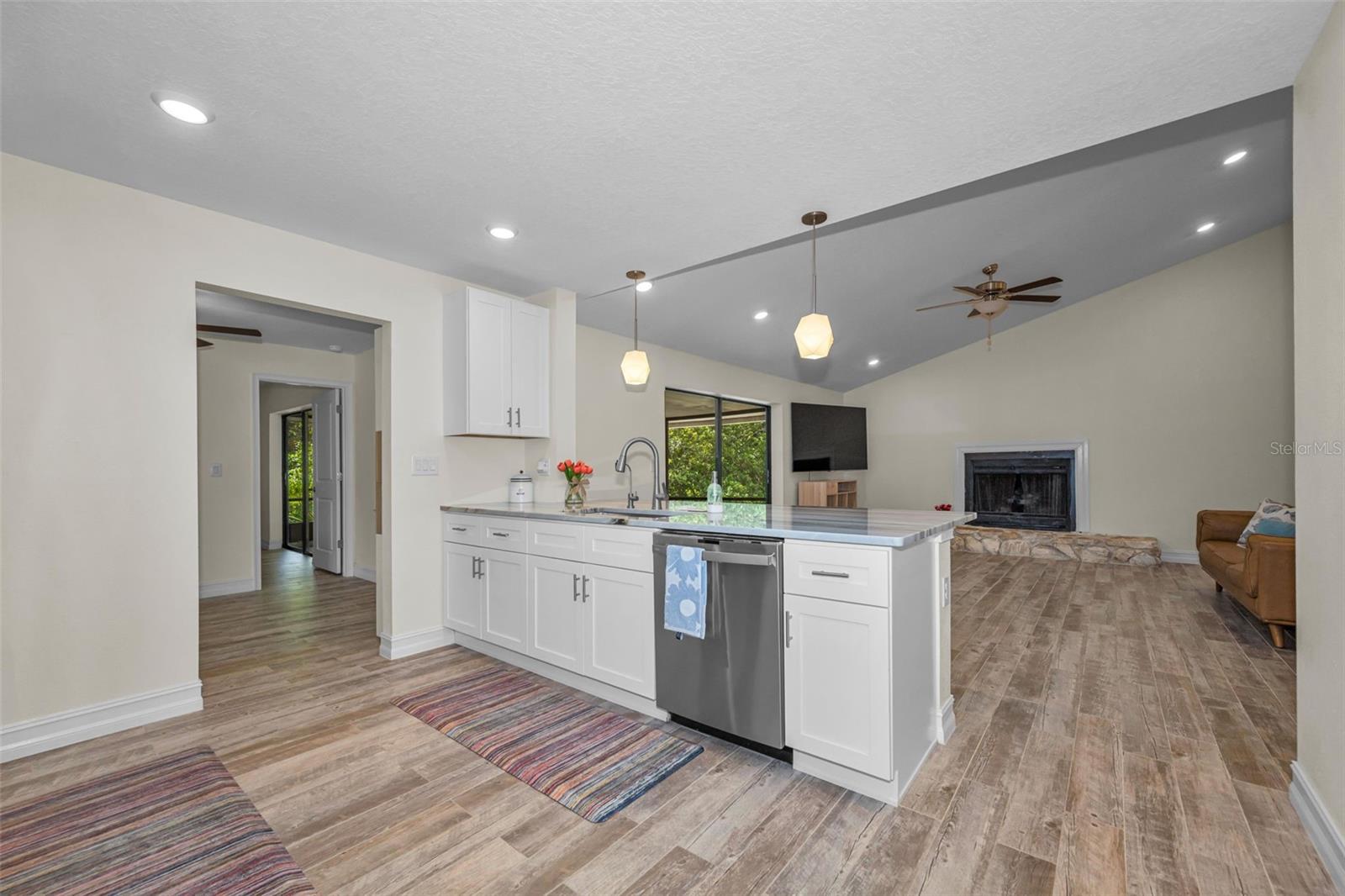 CONNERS LAKE FRONT ESTATES - Residential