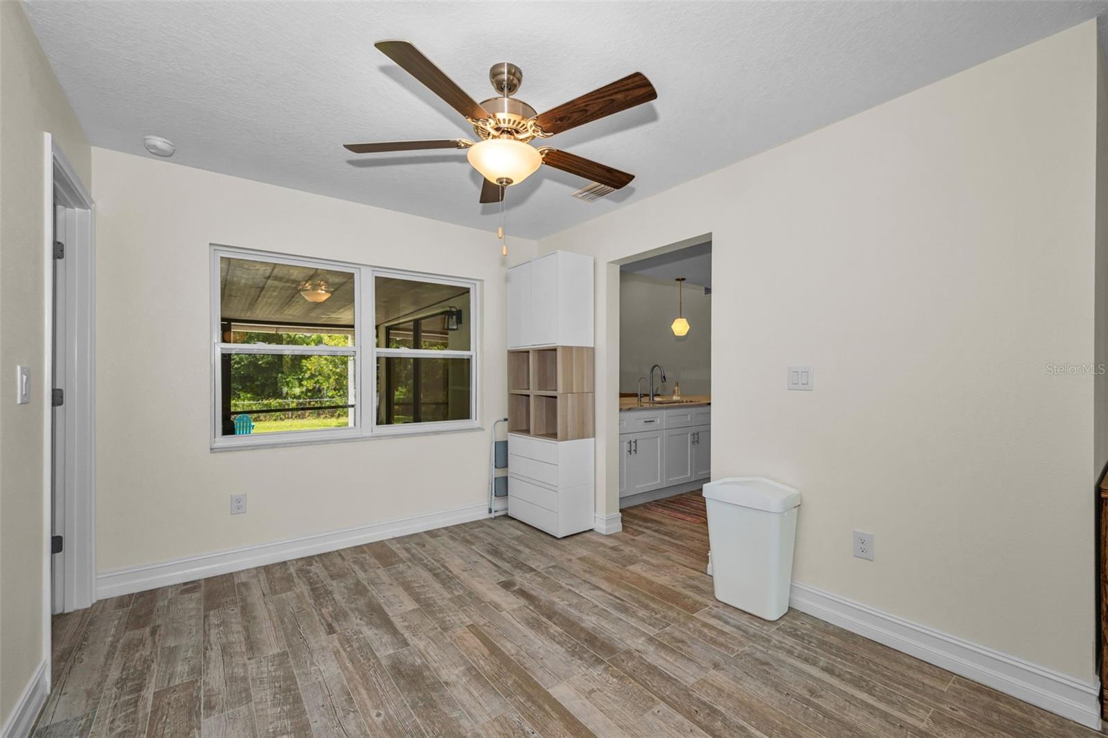 CONNERS LAKE FRONT ESTATES - Residential