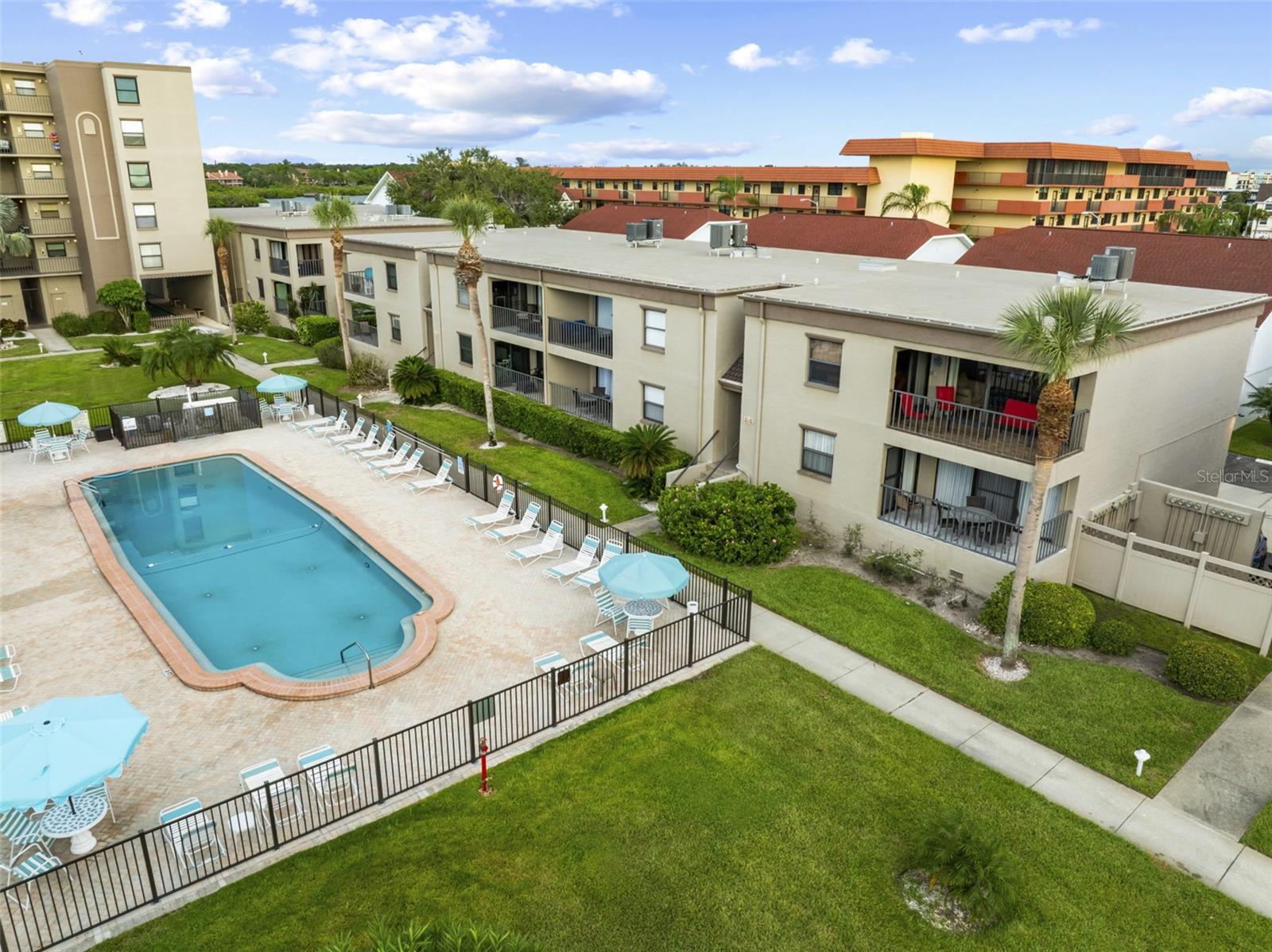 SEA CLUB OF INDIAN SHORES - Residential