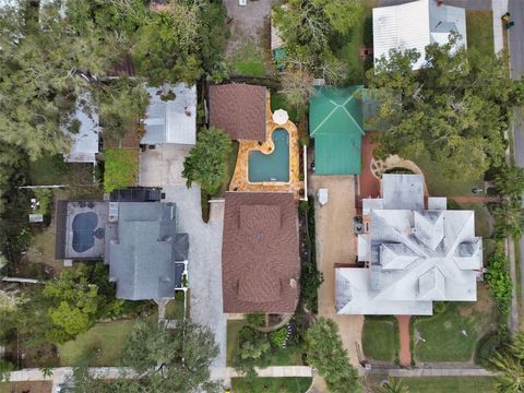 A home in DELAND