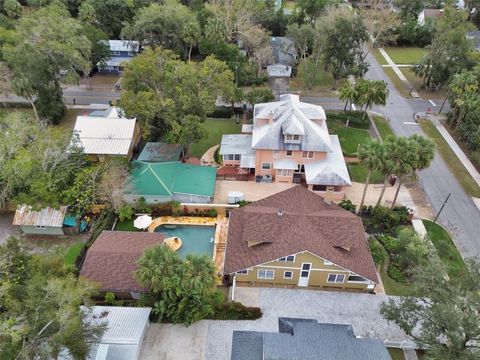 A home in DELAND