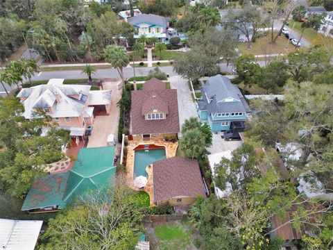 A home in DELAND