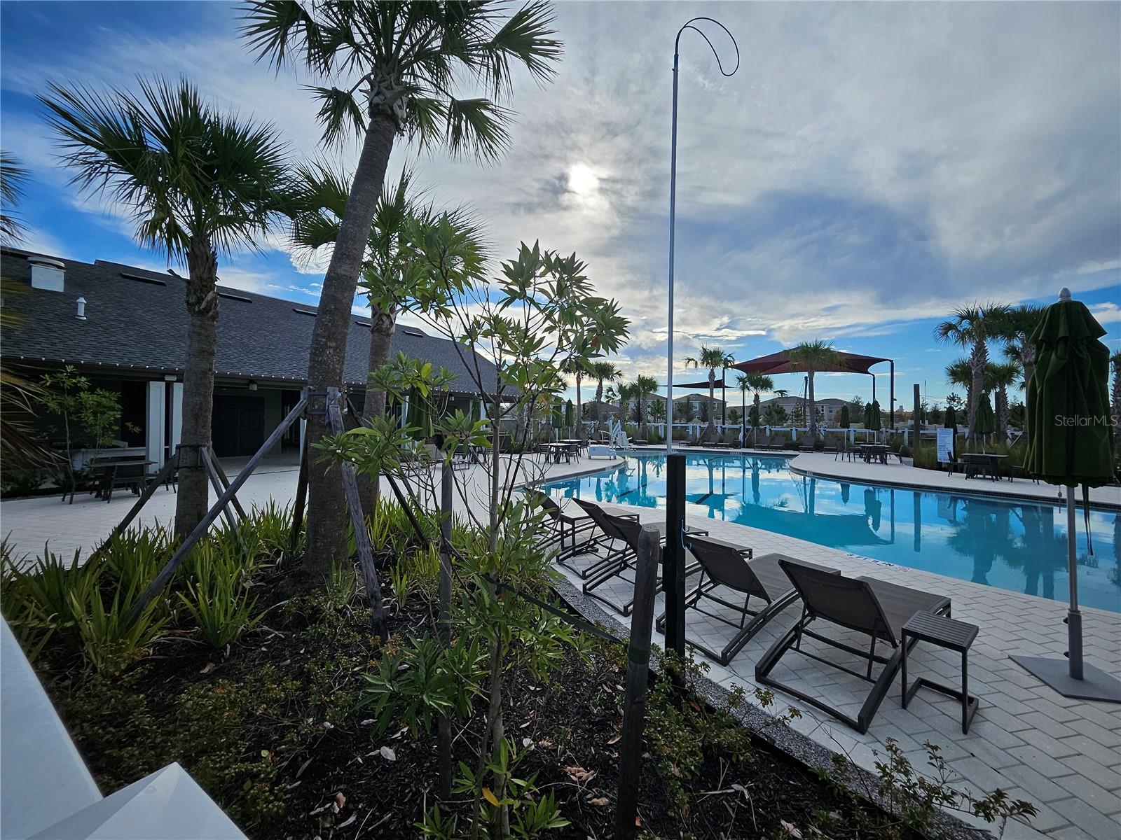 TWO RIVERS - Residential Lease