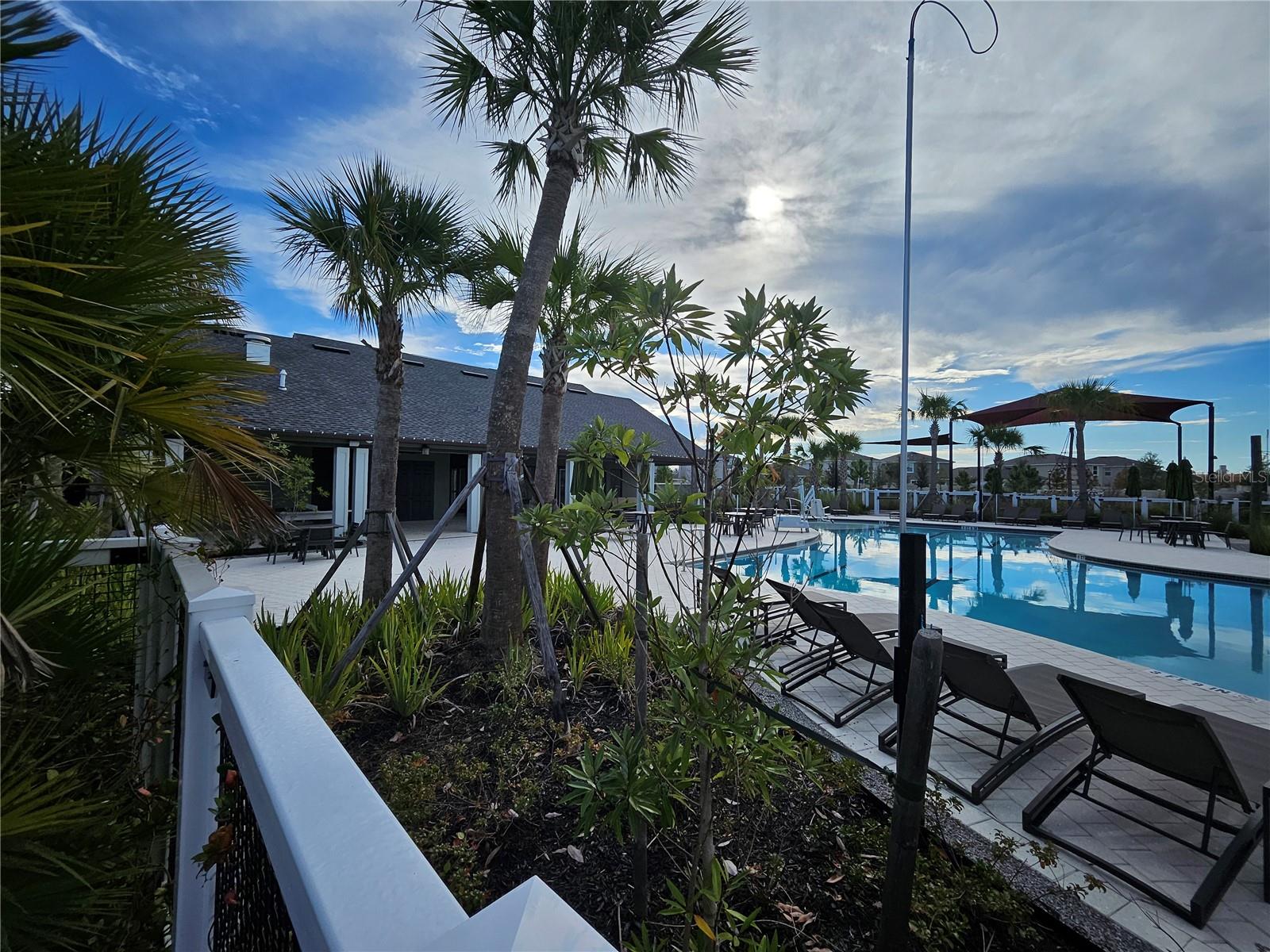 TWO RIVERS - Residential Lease