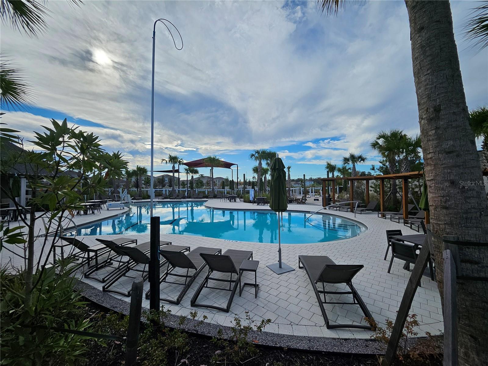 TWO RIVERS - Residential Lease