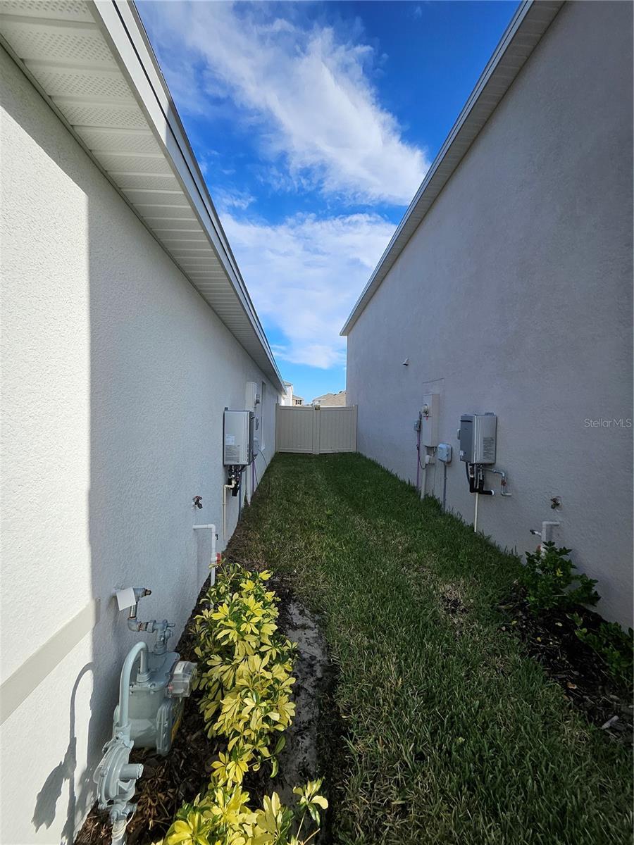 TWO RIVERS - Residential Lease