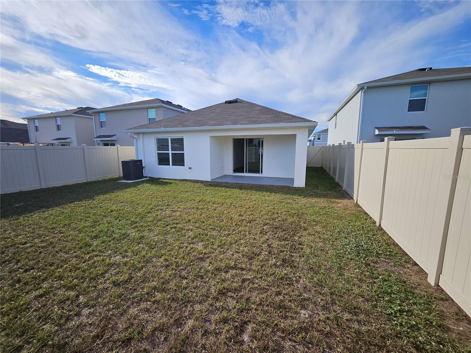 TWO RIVERS - Residential Lease