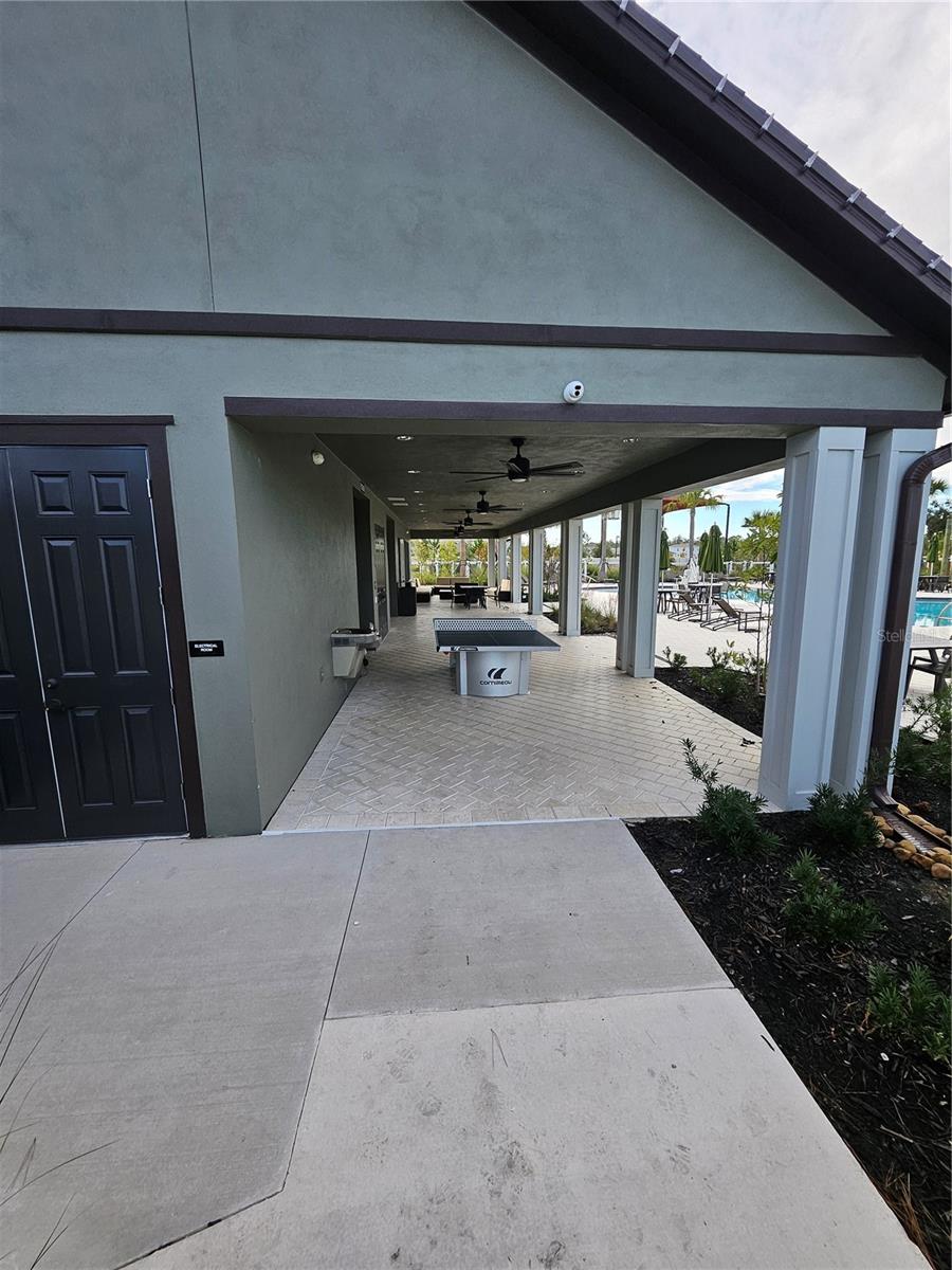 TWO RIVERS - Residential Lease