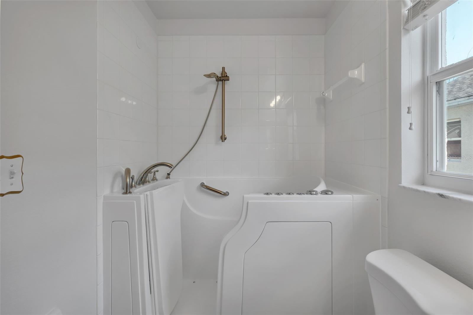 MANCHESTER AT KINGS RIDGE PH I - Residential