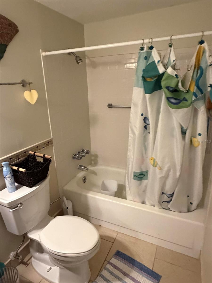 CIRCLE WOODS OF VENICE 2 - Residential