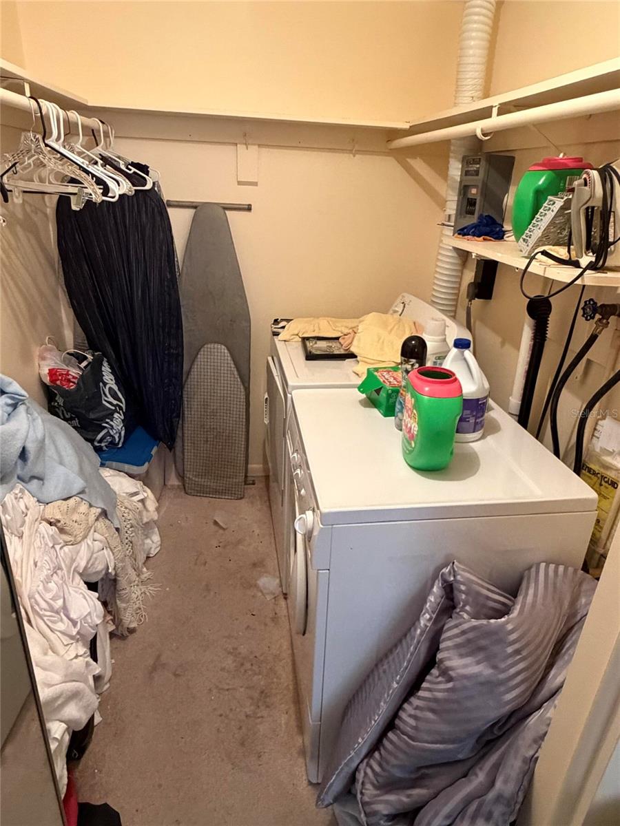 CIRCLE WOODS OF VENICE 2 - Residential