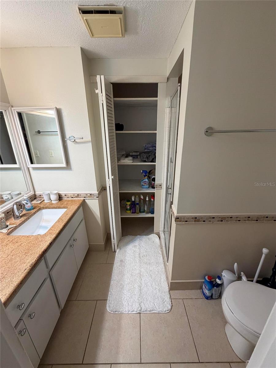 CIRCLE WOODS OF VENICE 2 - Residential