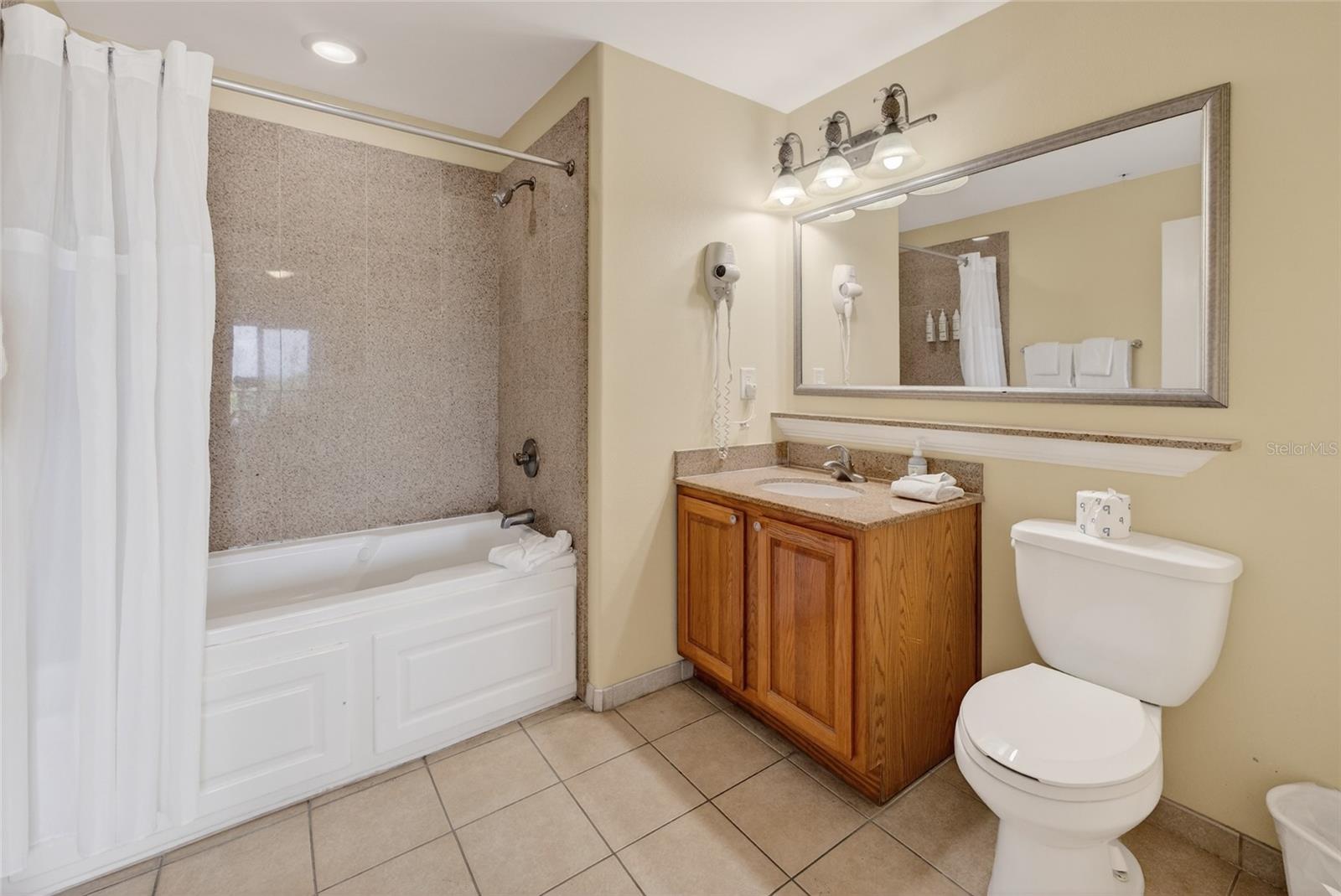 BLUE HERON BEACH RESIDENCE TOWER I - Residential