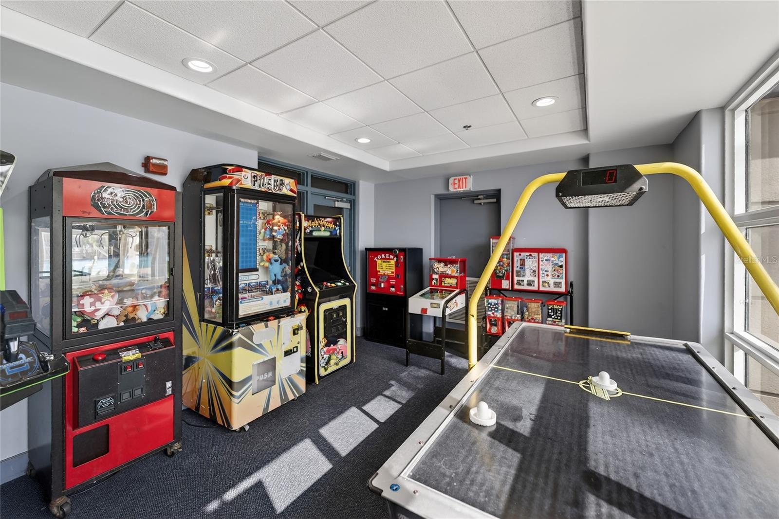 BLUE HERON BEACH RESIDENCE TOWER I - Residential