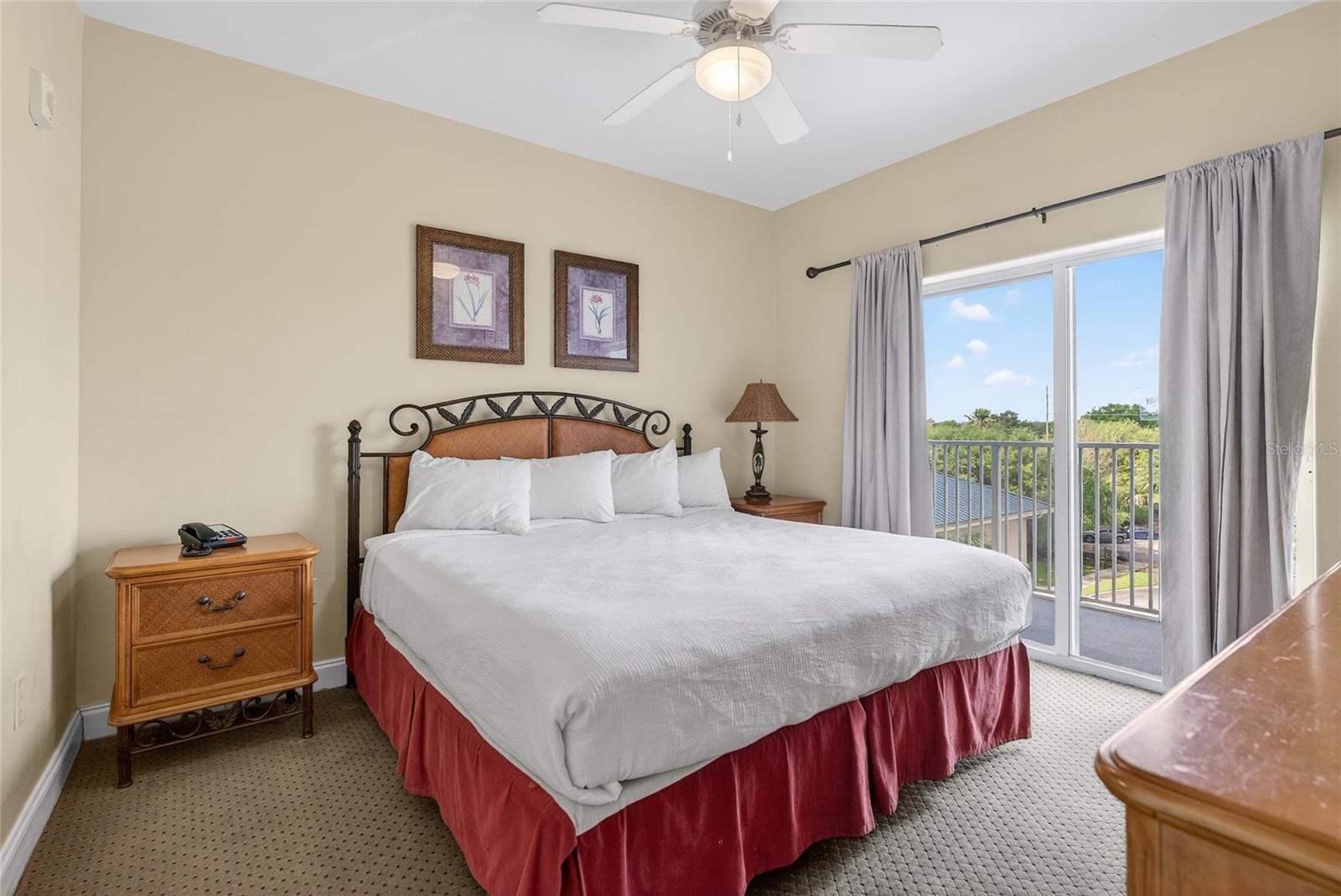 BLUE HERON BEACH RESIDENCE TOWER I - Residential