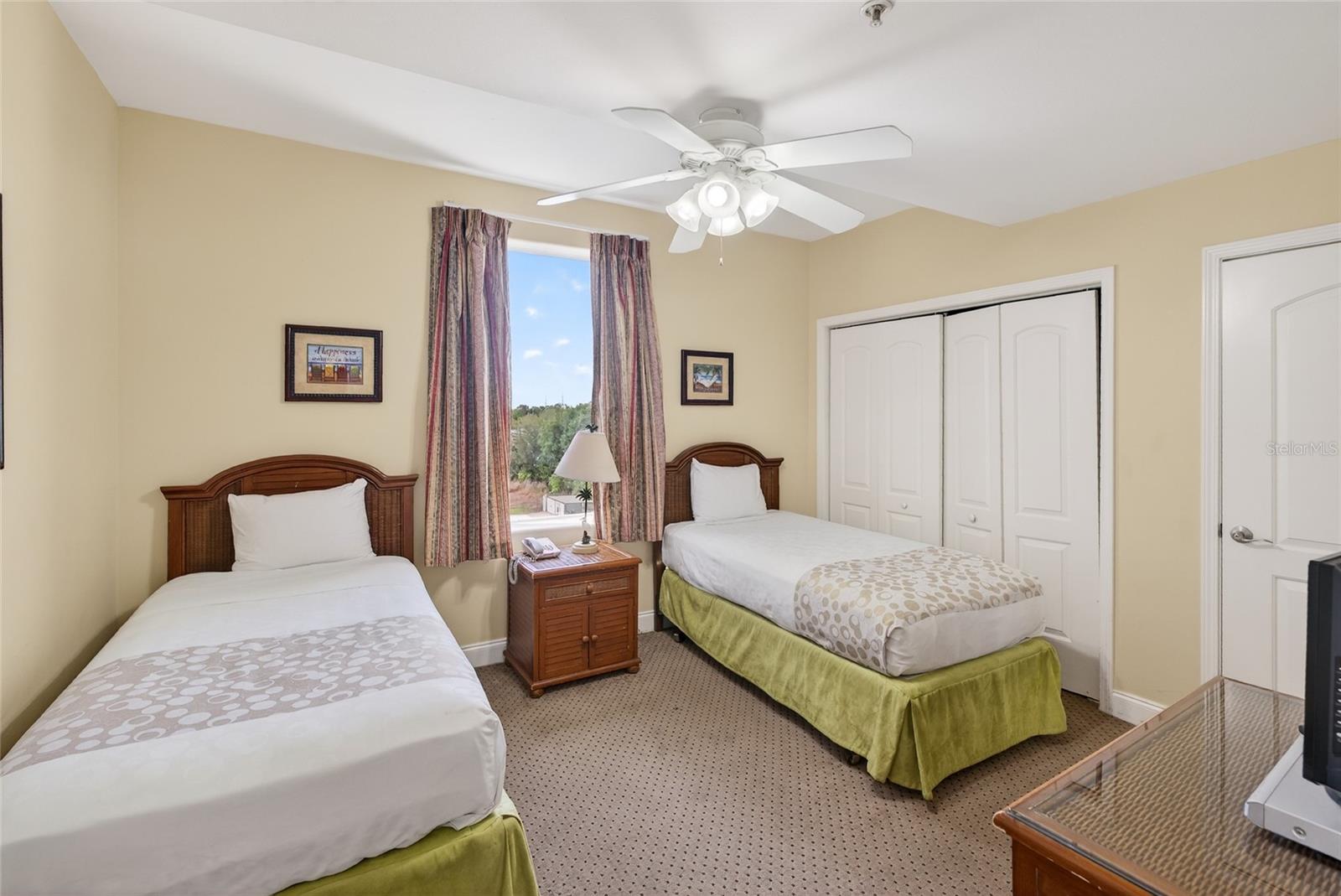 BLUE HERON BEACH RESIDENCE TOWER I - Residential