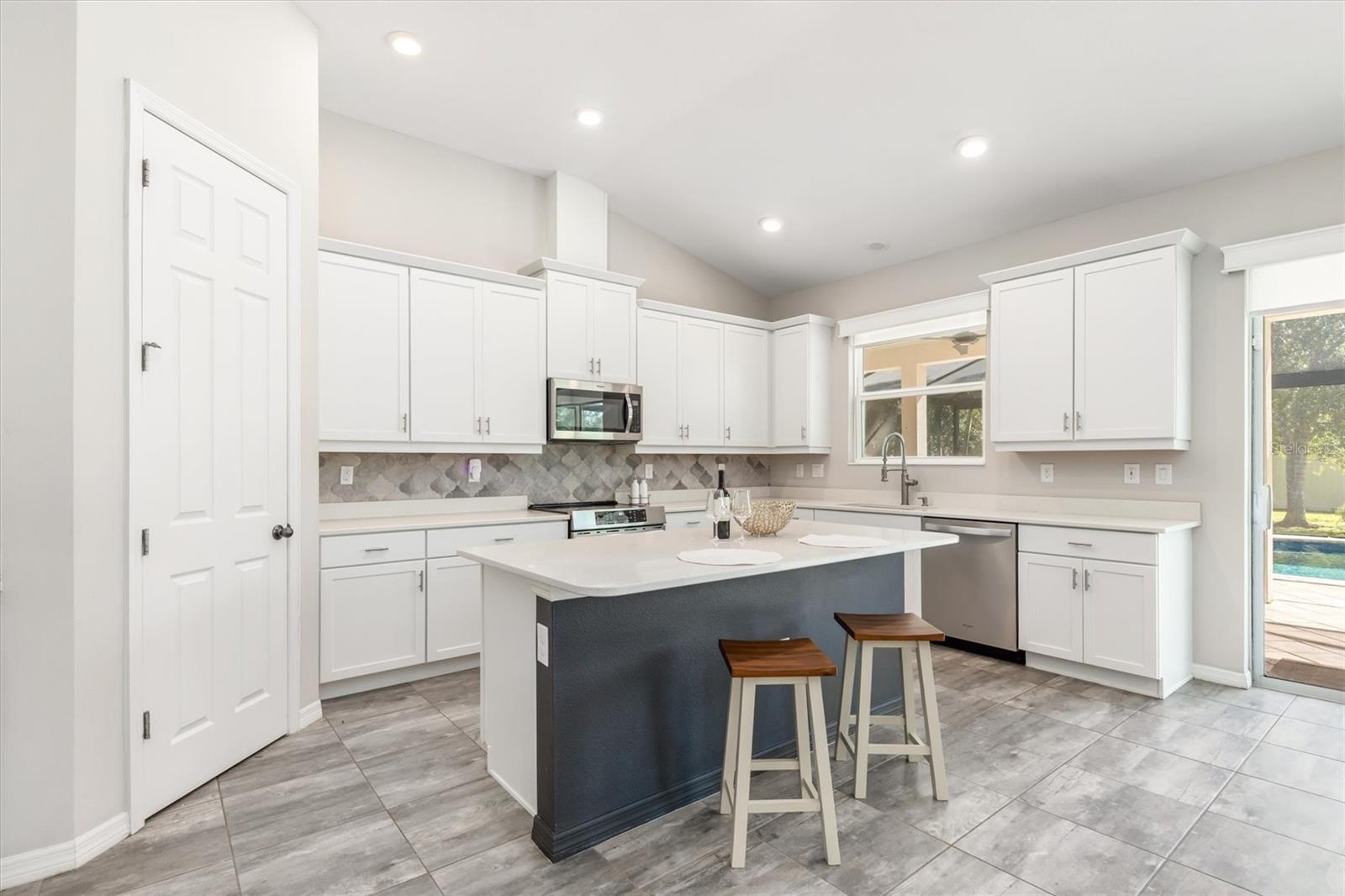 OAK HARBOUR - Residential