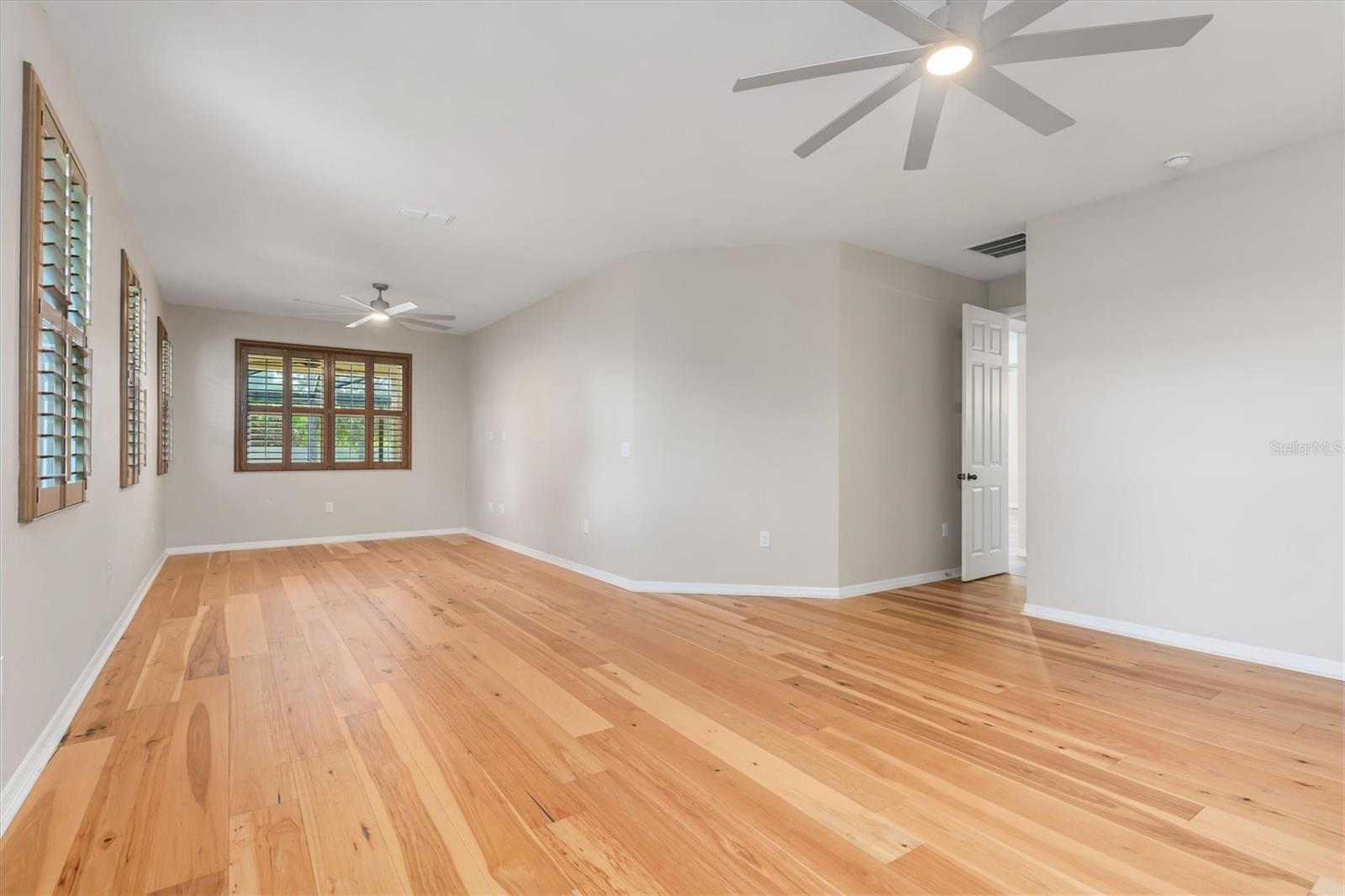 OAK HARBOUR - Residential