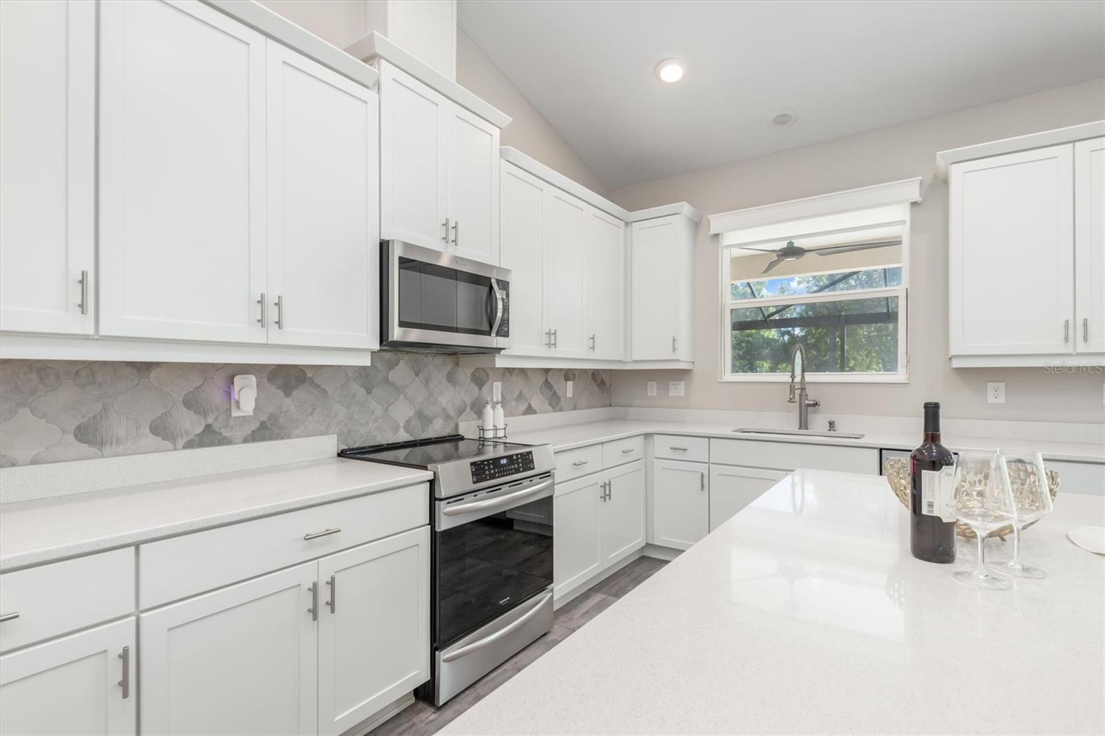 OAK HARBOUR - Residential