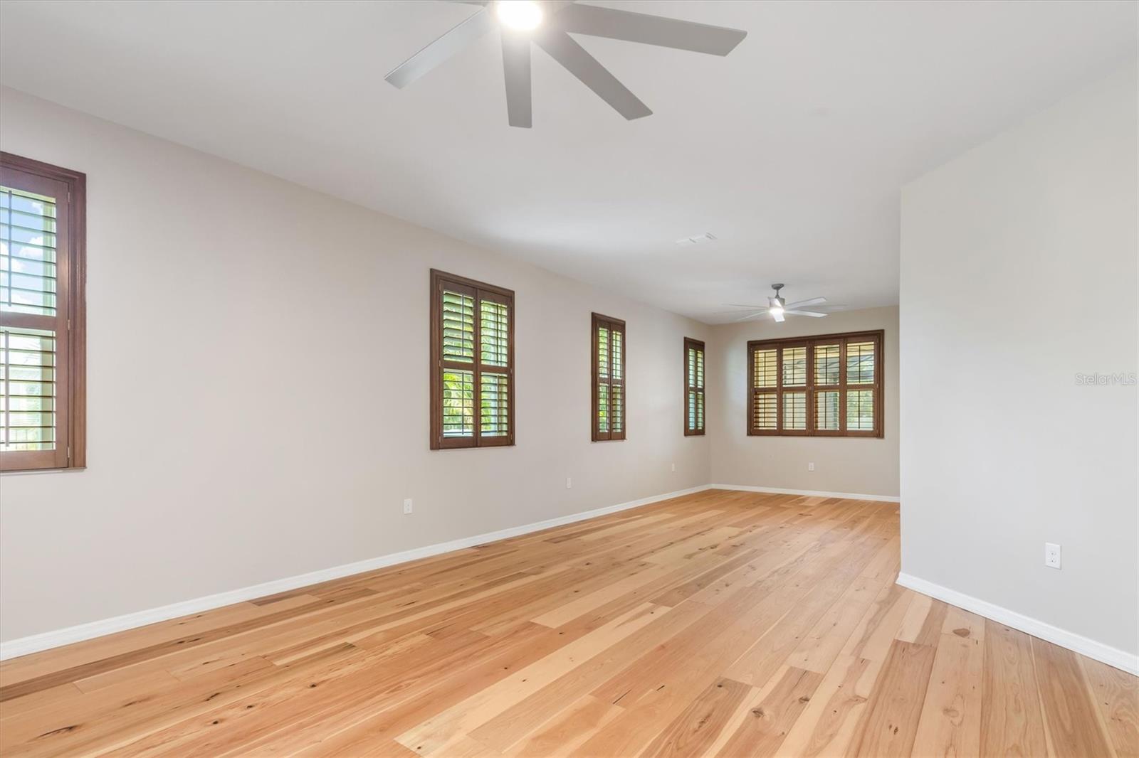 OAK HARBOUR - Residential