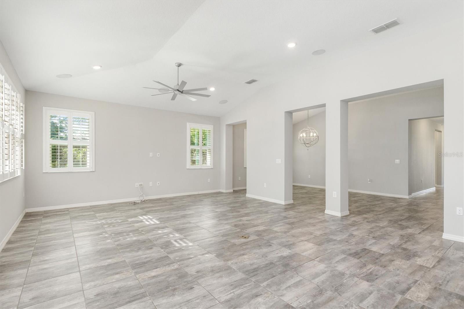 OAK HARBOUR - Residential